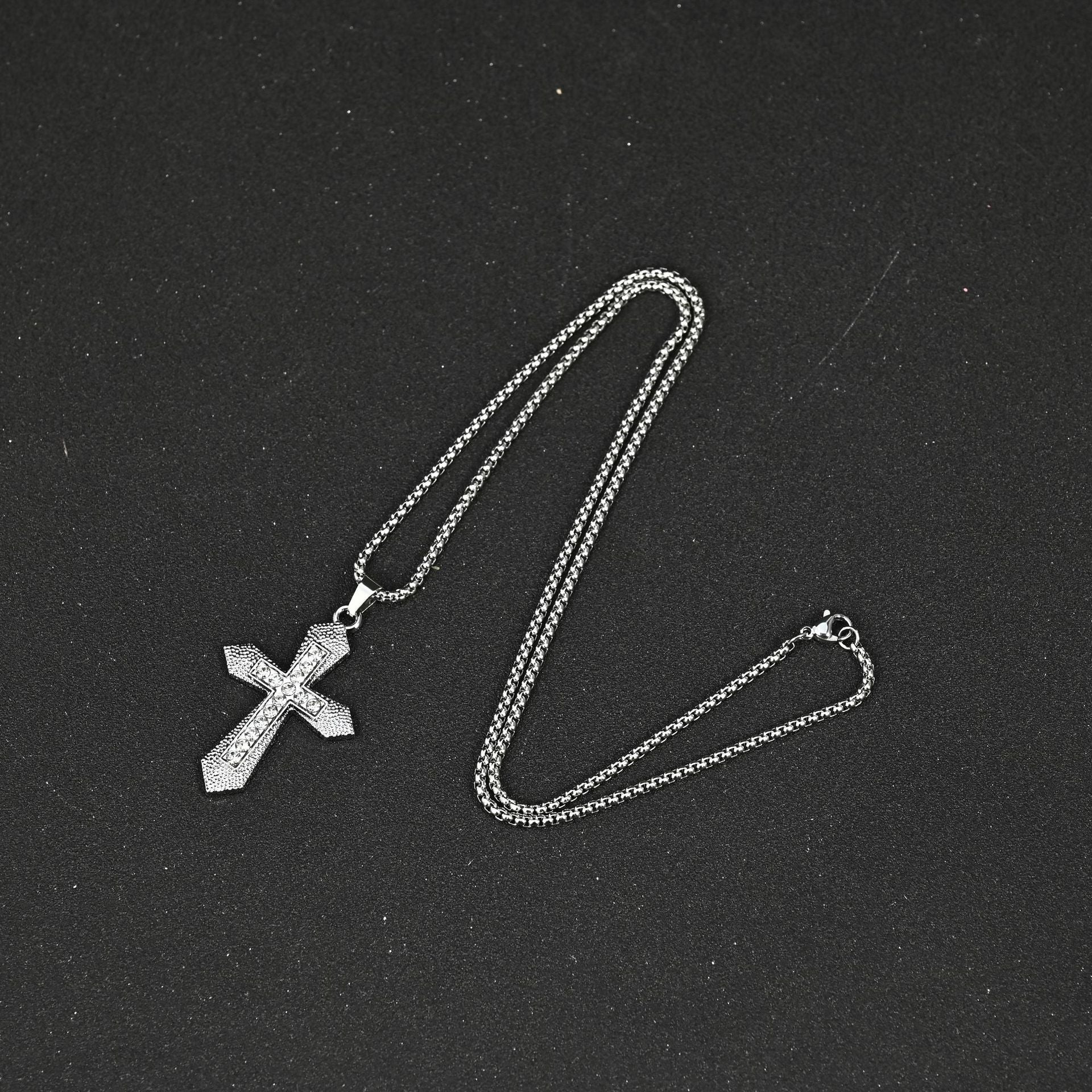 Wholesale Stainless Steel Long Hip Hop Heart Cross Rhinestone Necklace For Boutique Resale