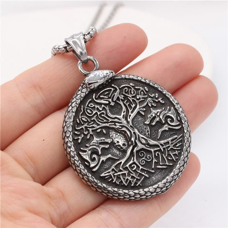 Wholesale  retro five-pointed star totem round pendant necklace