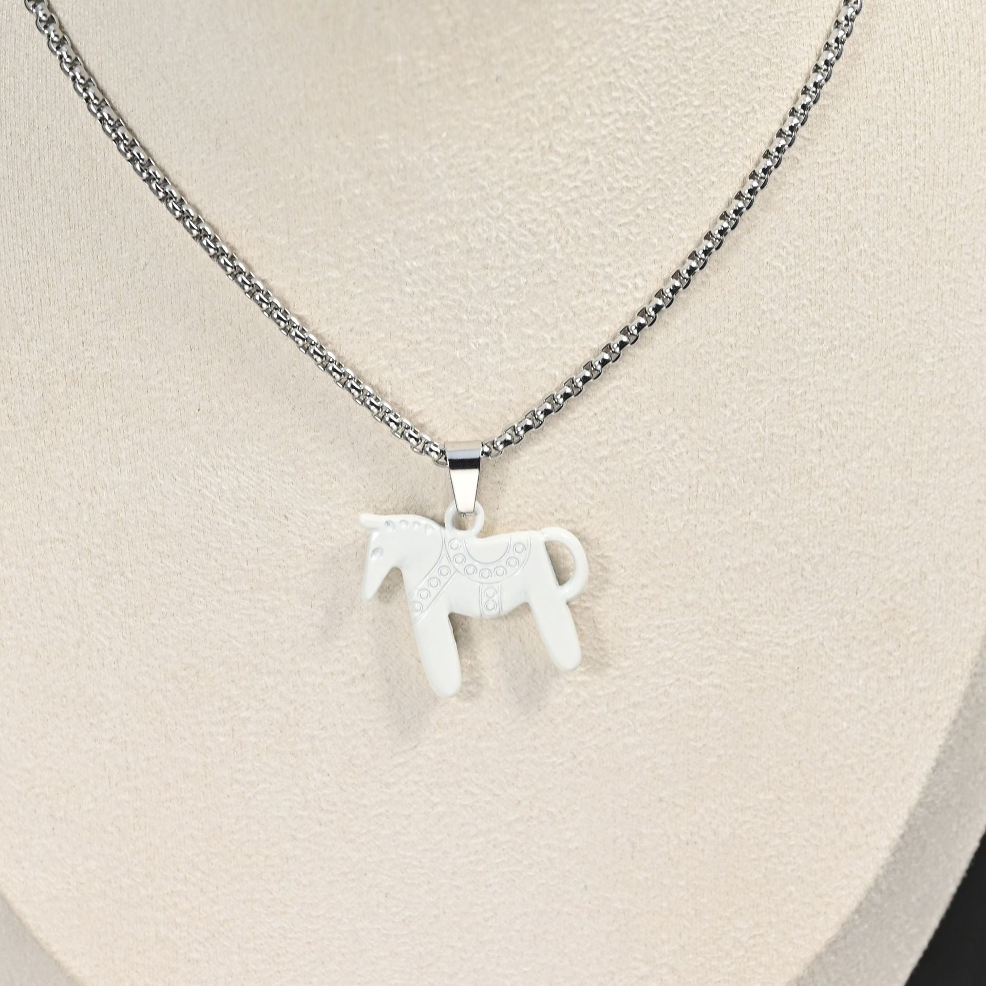 Wholesale Chinese Style Horse Zodiac Colorful Pendant Necklace Stainless Steel Clavicle Chain For Street Fashion Layering Jewelry