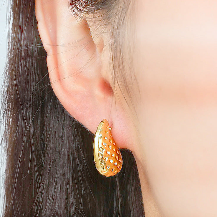 Wholesale 20PCS Titanium steel electroplated 18K gold hammer pattern earrings