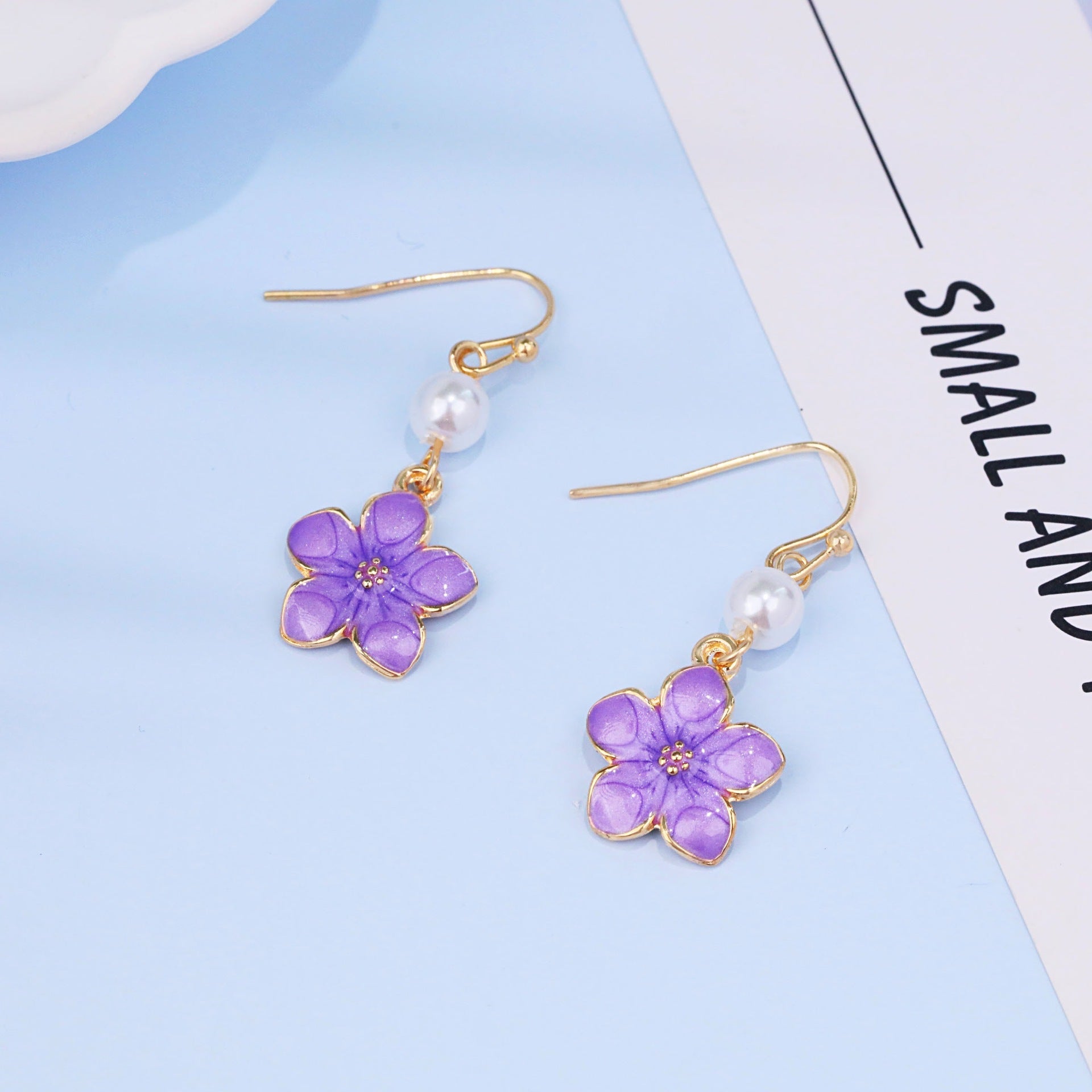 Wholesale Beautiful Flower Decorative Hoop Earrings