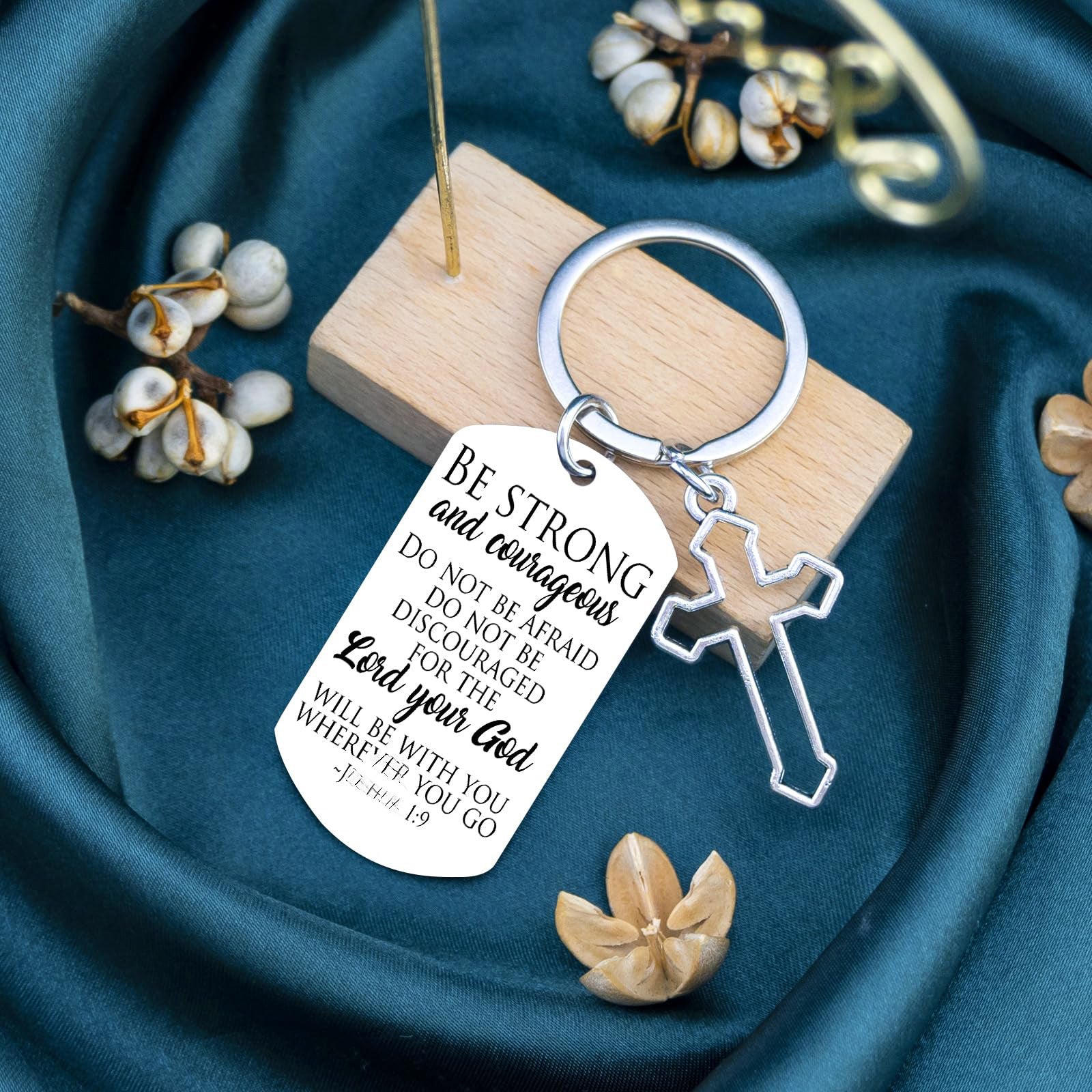 Wholesale 5pcs Stainless steel military tag keychain cross - a commemorative Christmas gift for friends.