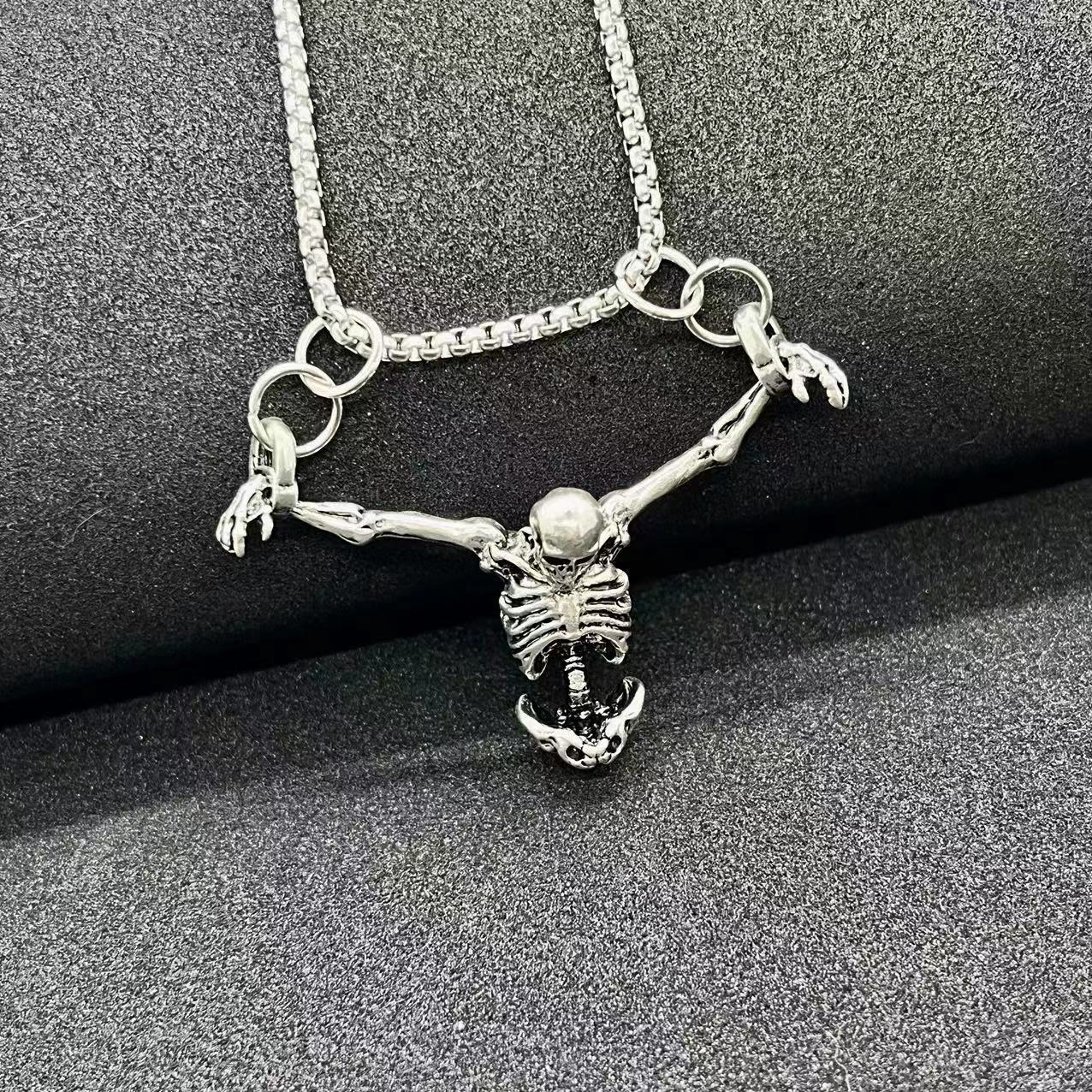 Wholesale exaggerated retro skull bone pendant necklace