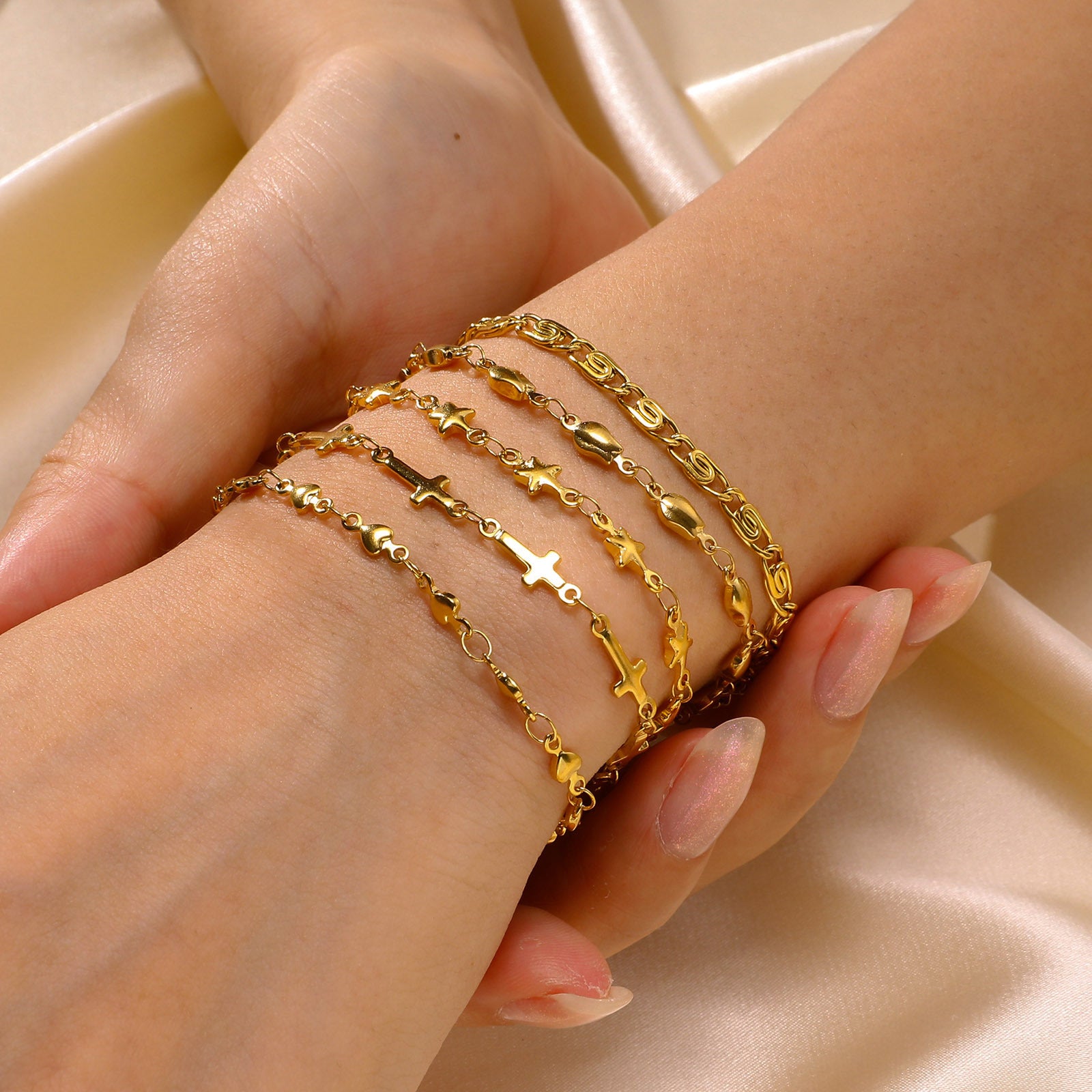 Wholesale Trendy Stainless Steel 18K Gold Tone Five Point Star Bracelet For Women Fashion Jewelry Accessory Gift And Boutique Resale