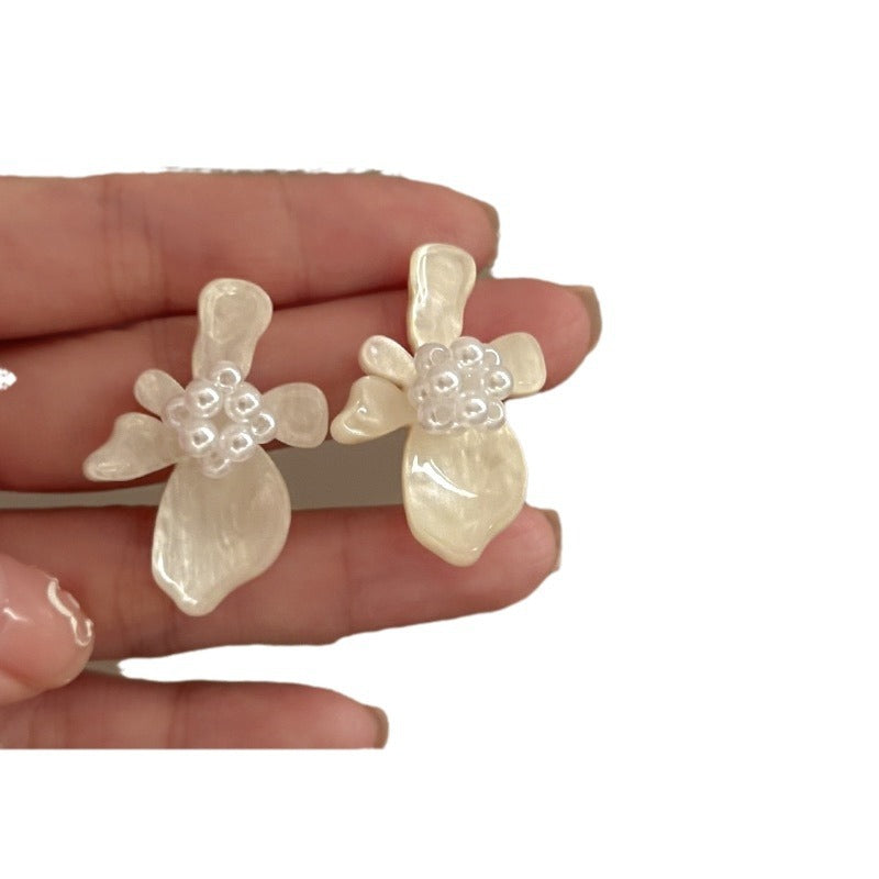 Wholesale Alloy Vintage Pearl Flower  Earrings