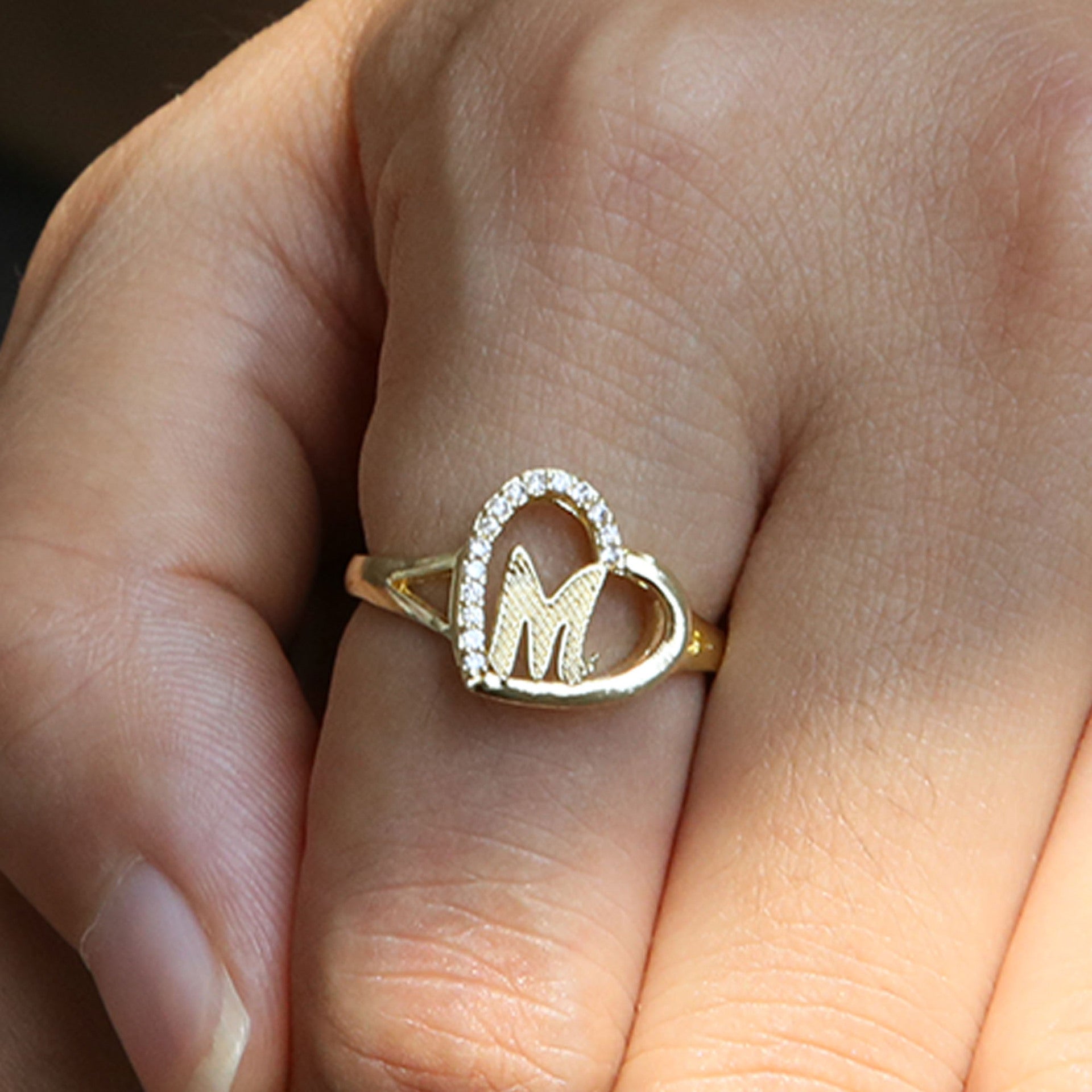 Wholesale  white gold heart-shaped love texture hollow 26 grass English letters open heart ring