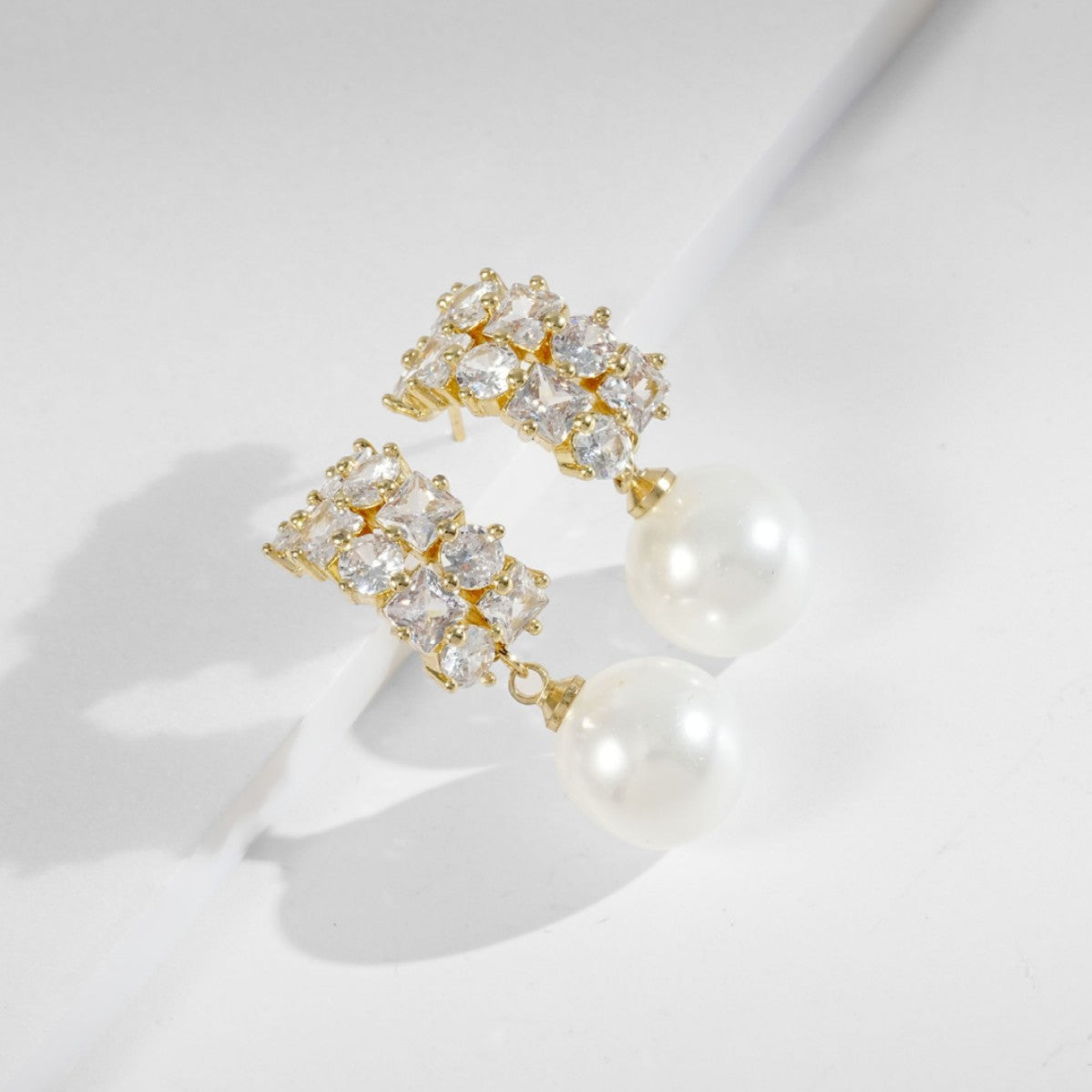 Wholesale Copper Inlaid Zircon Crystal Pearl Earrings