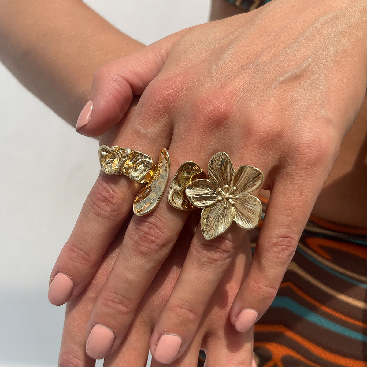 Wholesale Exaggerated Baroque Vintage Imitation Pearl Flower Ring Fashion Jewelry Accessory