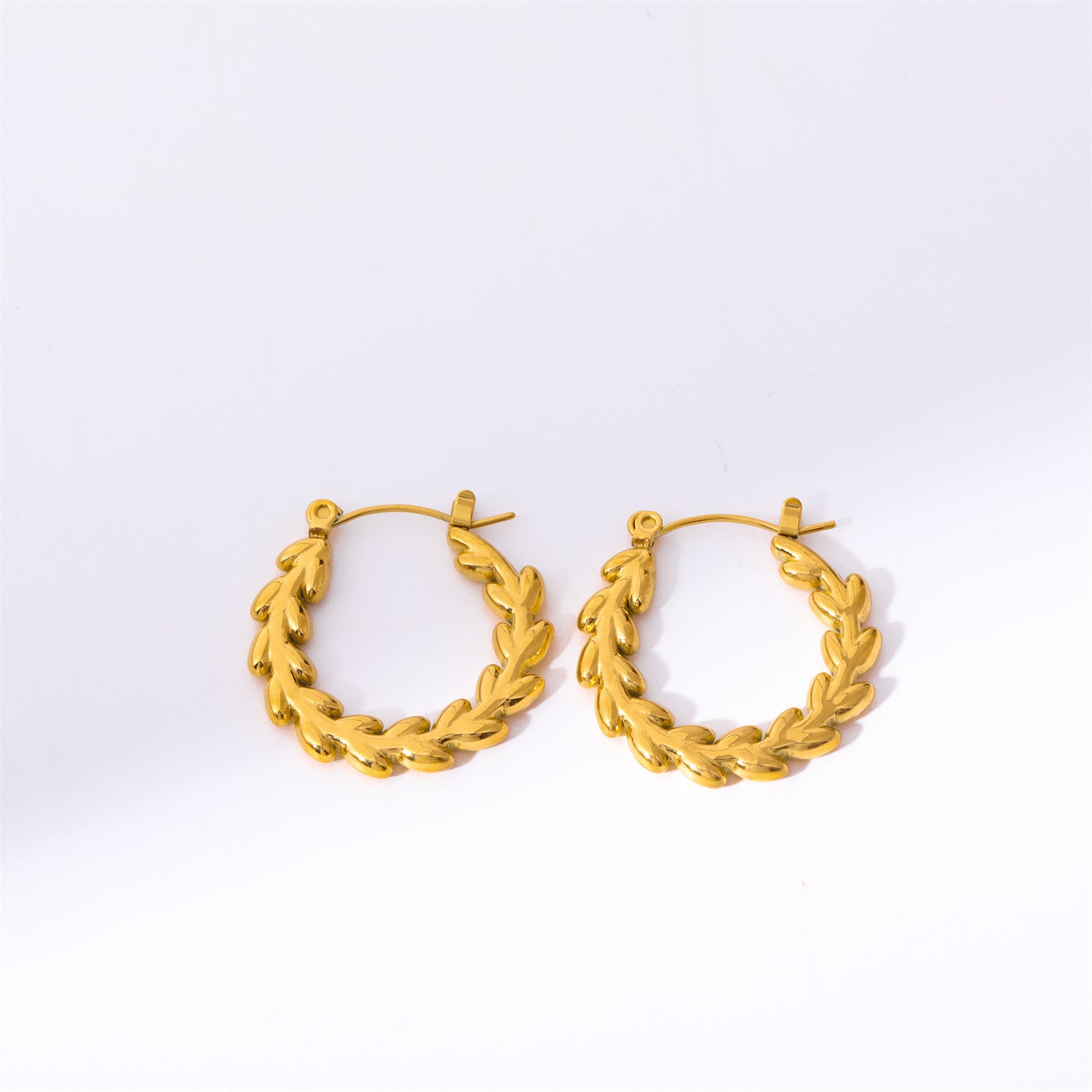 Wholesale 18k Gold Plated Titanium Steel C-shaped Earrings