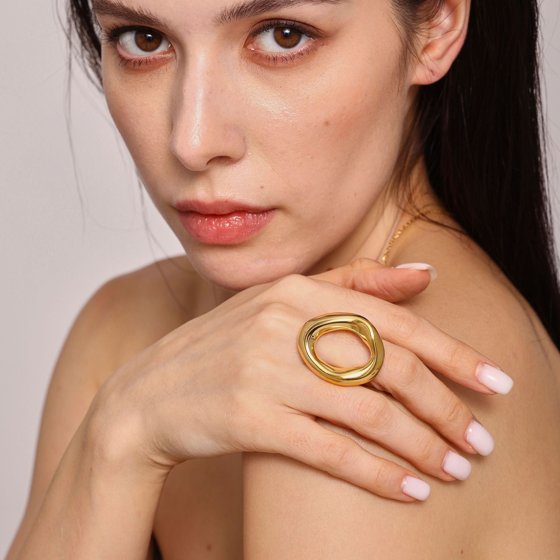 Wholesale Stainless Steel Exaggerated Ring Woman's Brand Pendant Collarbone Necklace