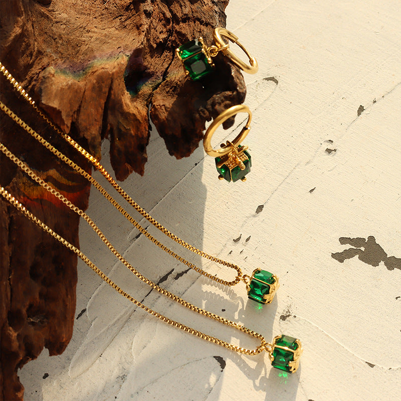 Wholesale Cold Wind Niche Design Titanium Steel Four Claw Buckle Emerald Zircon Necklace Earrings Set,  Fashion Accessory
