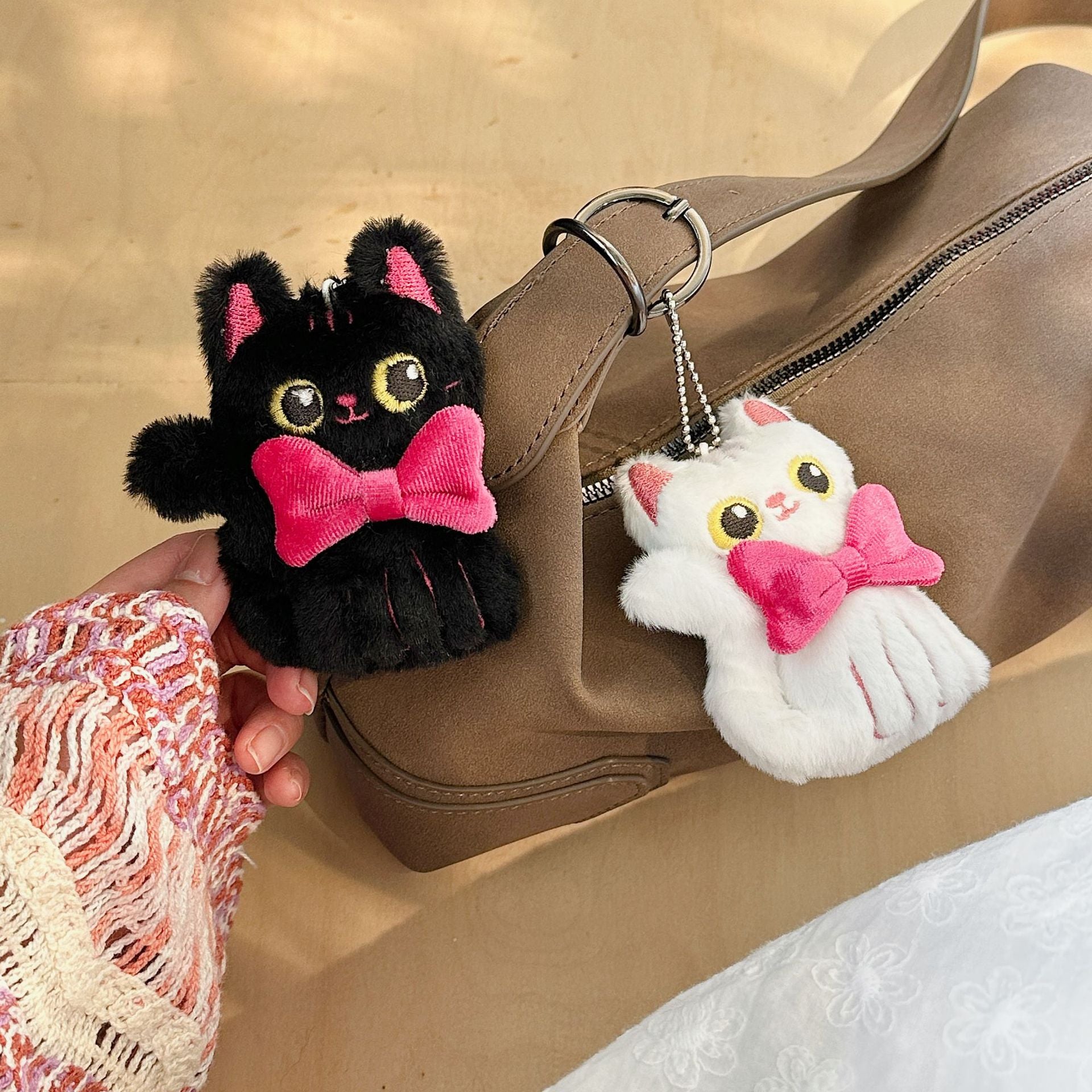 Wholesale  Cute Big-Eyed Cat Plush Doll Pendant Keychains