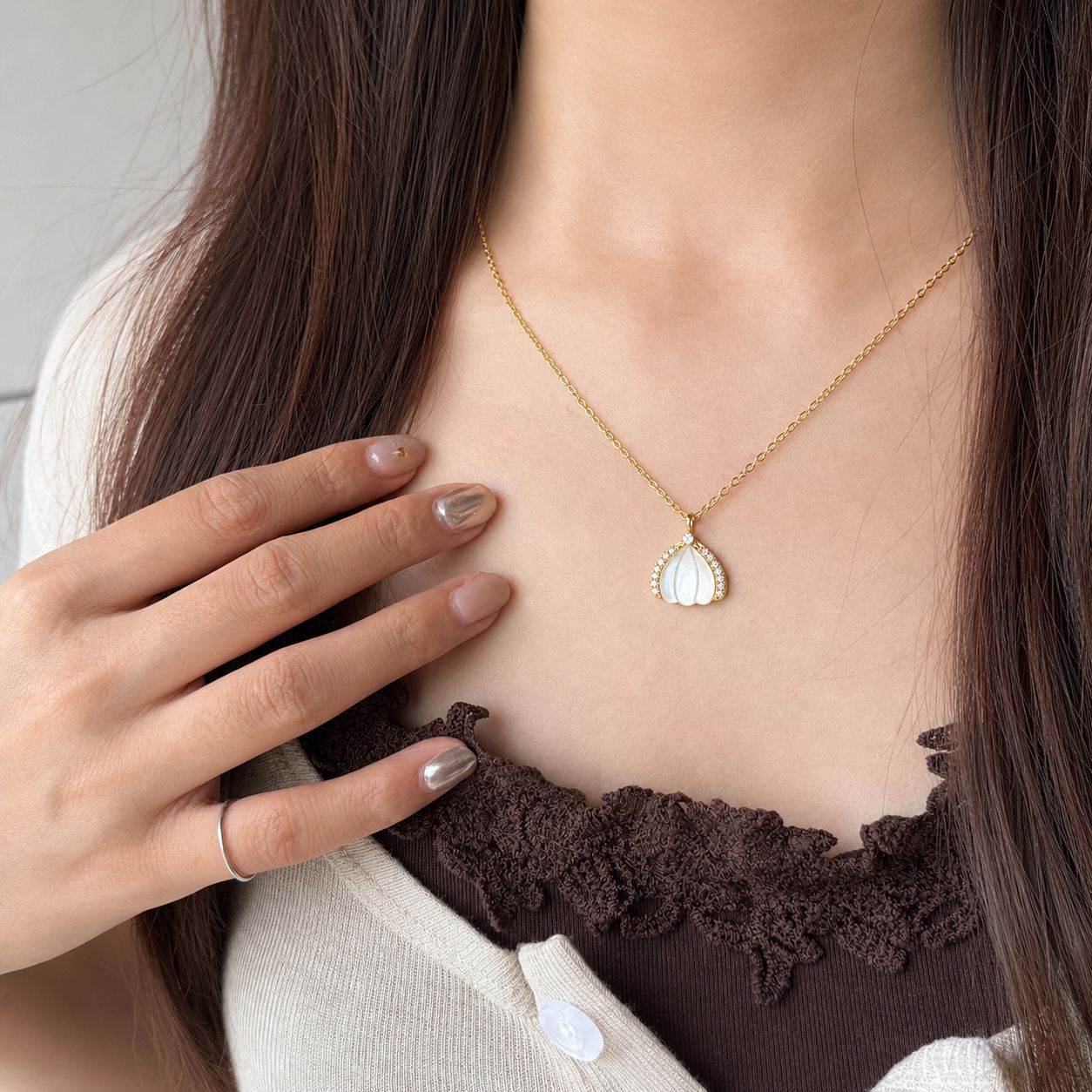 Wholesale Korean Ins Style Natural Mother-of-Pearl Collarbone Necklace Fashion Accessory Gift for Boutique Resale