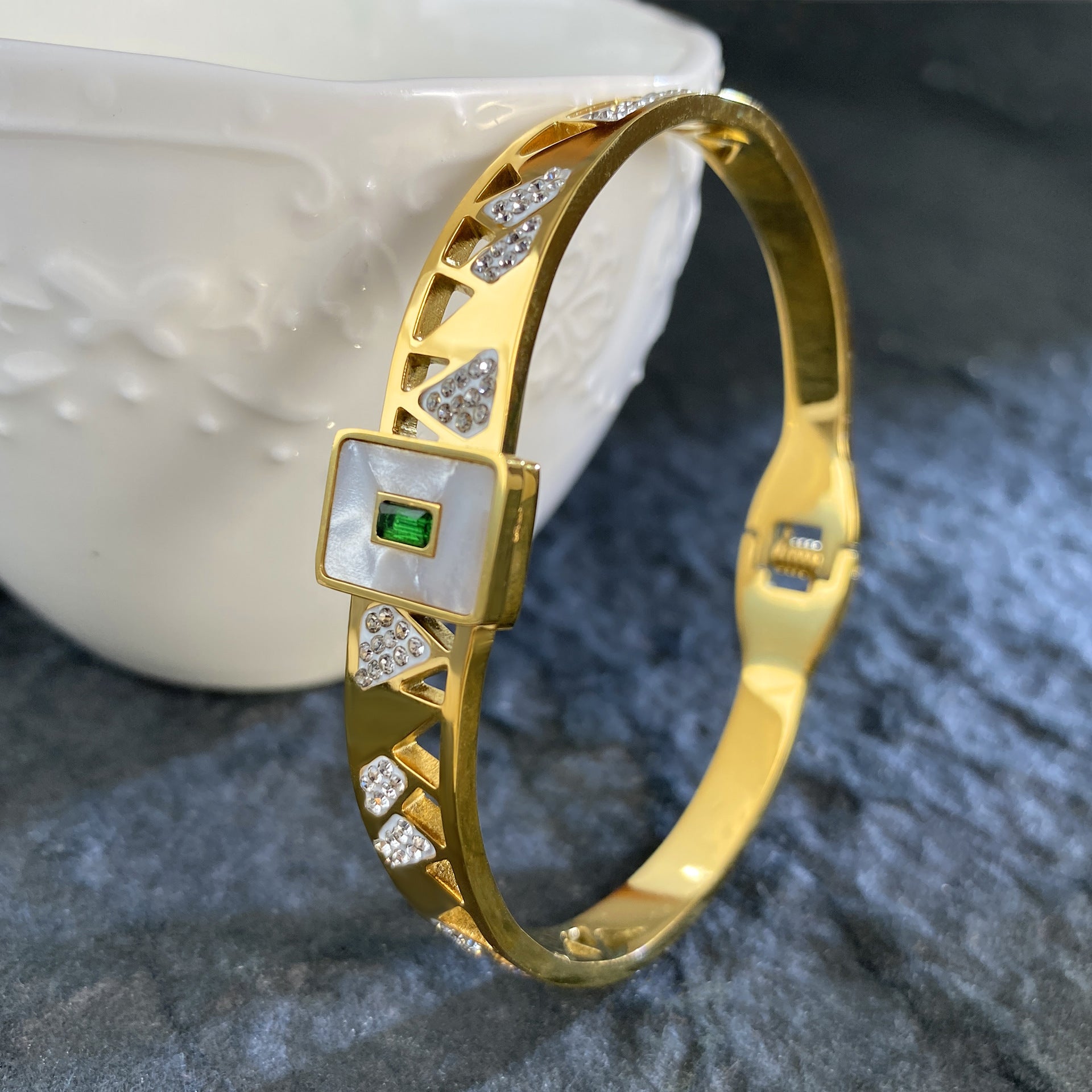 Wholesale Titanium Steel Plated 18K Gold High-end Luxury Bracelet ACC-BT-YuXun009