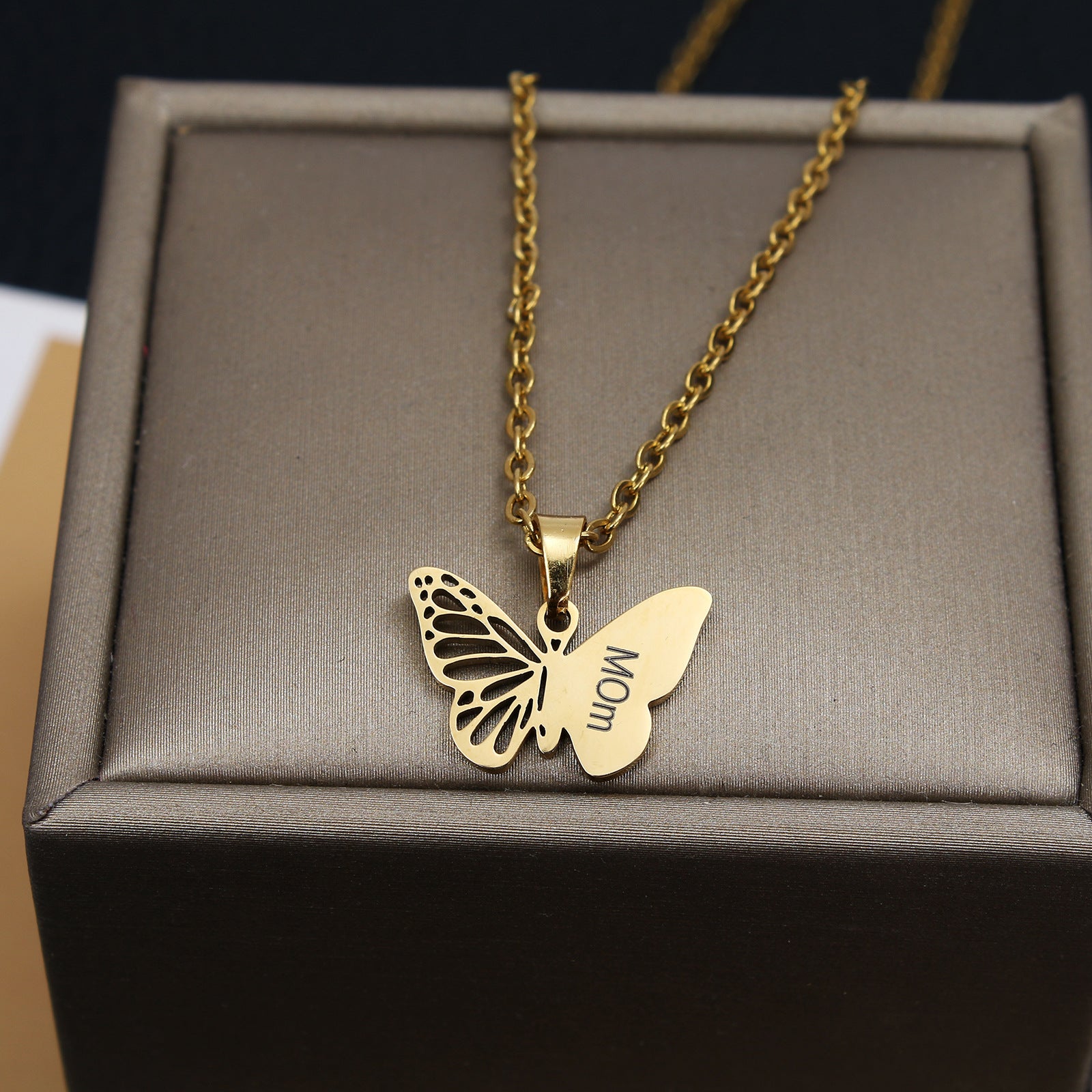 Wholesale  stainless steel lettering Golden Butterfly Mother pendant necklace