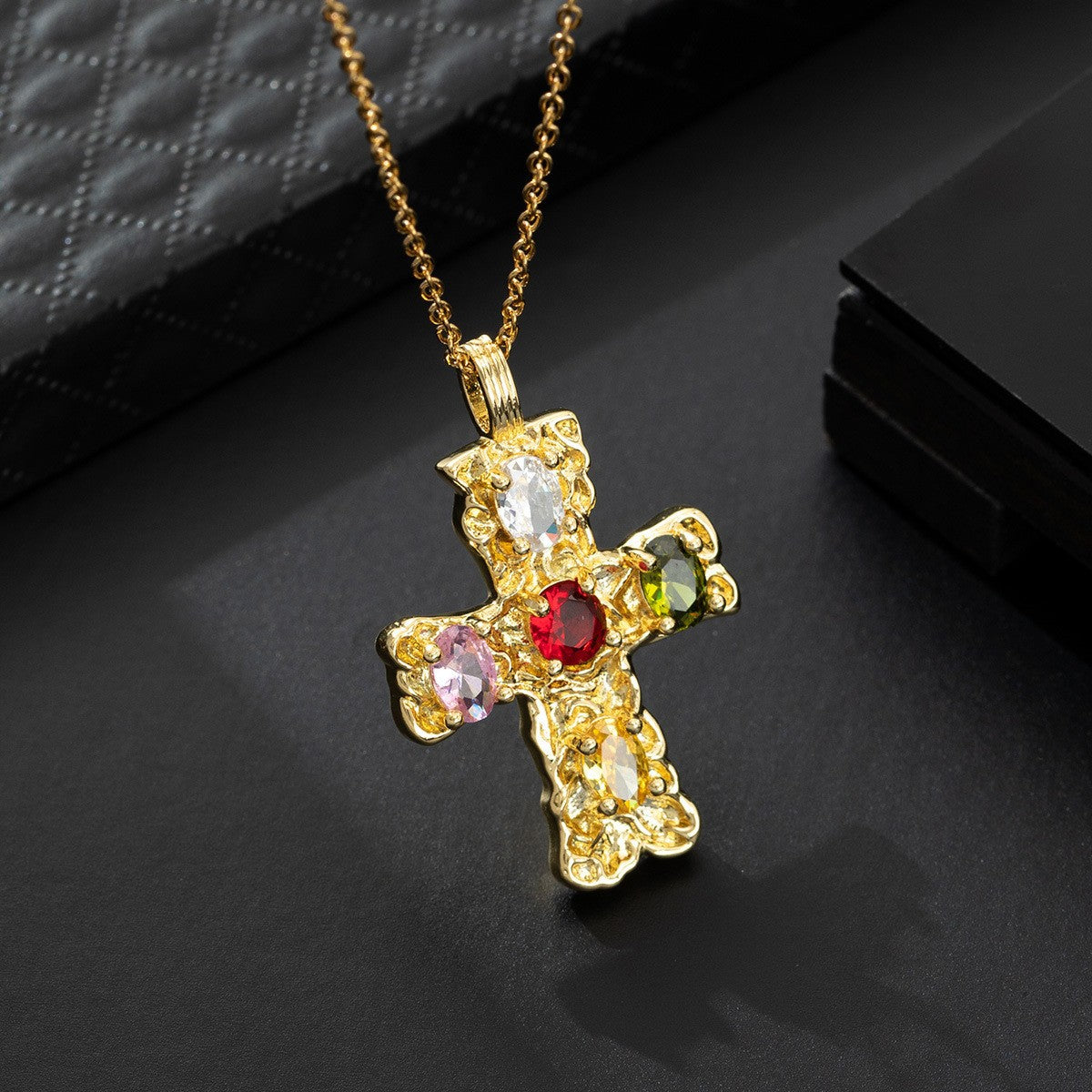 Wholesale Retro Punk Gold Plated Rhinestone Cross Necklace For Women Fashion Accessory Gift