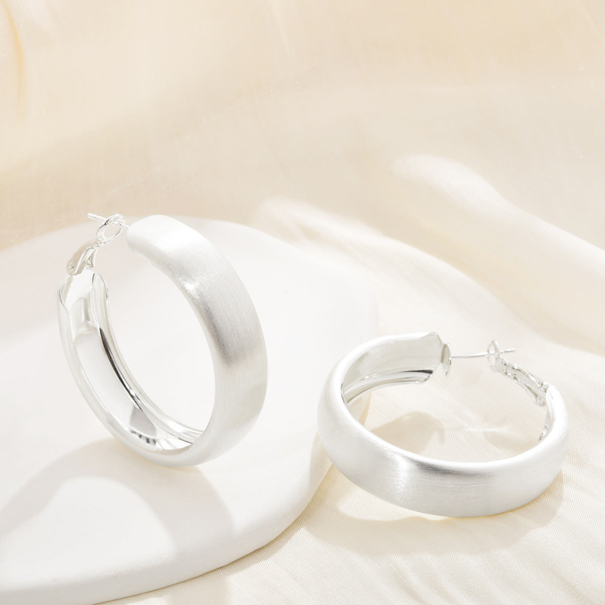 Wholesale Exaggerated Large Earrings  Ear Jewelry