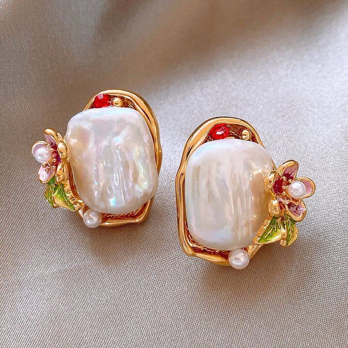 Wholesale Alloy Enamel Double Layer Flower Earrings French Palace Retro Pearl Design Fashion Accessory