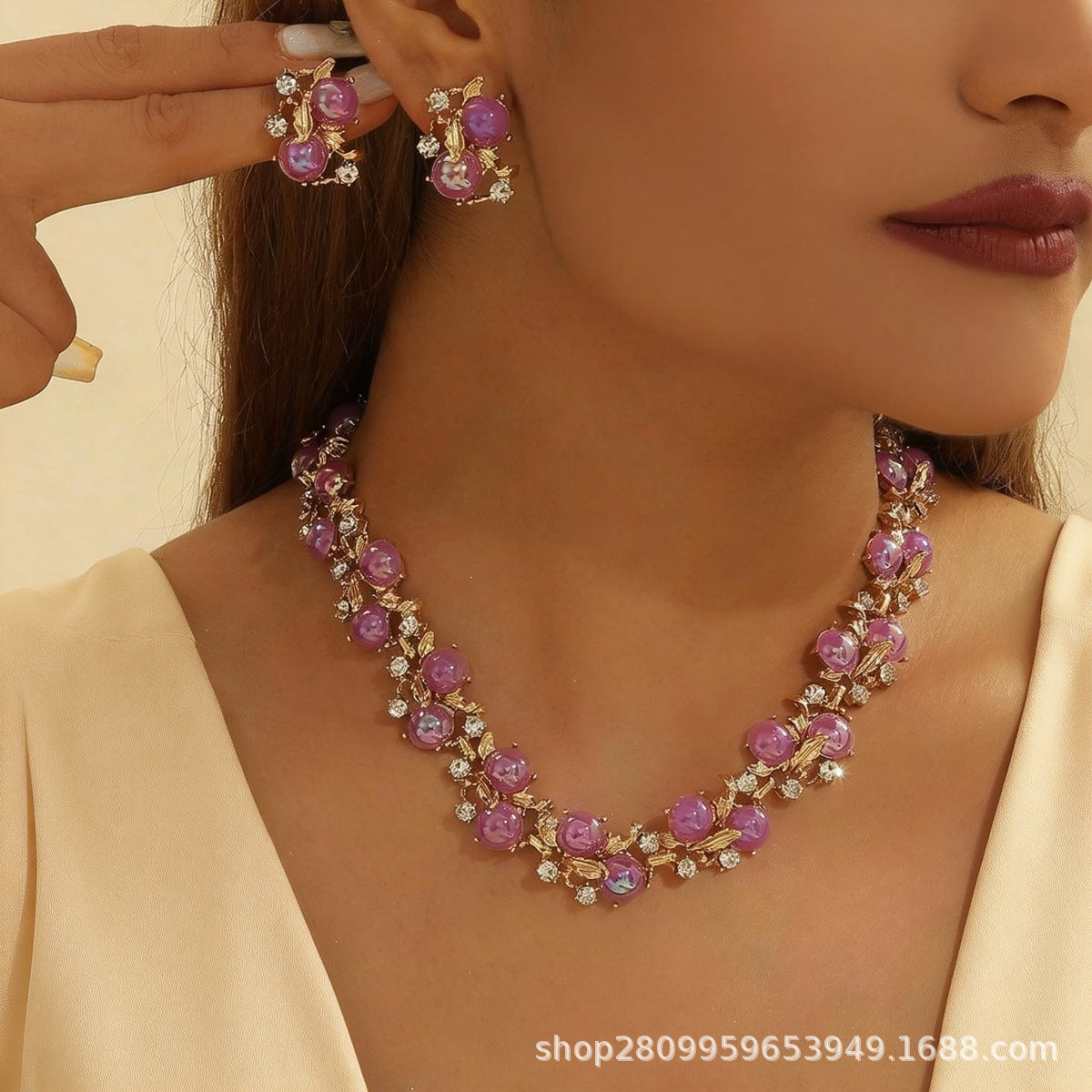 Wholesale Rhinestone Multi-Color Dopamine Earrings and Necklace Set for Everyday Wear
