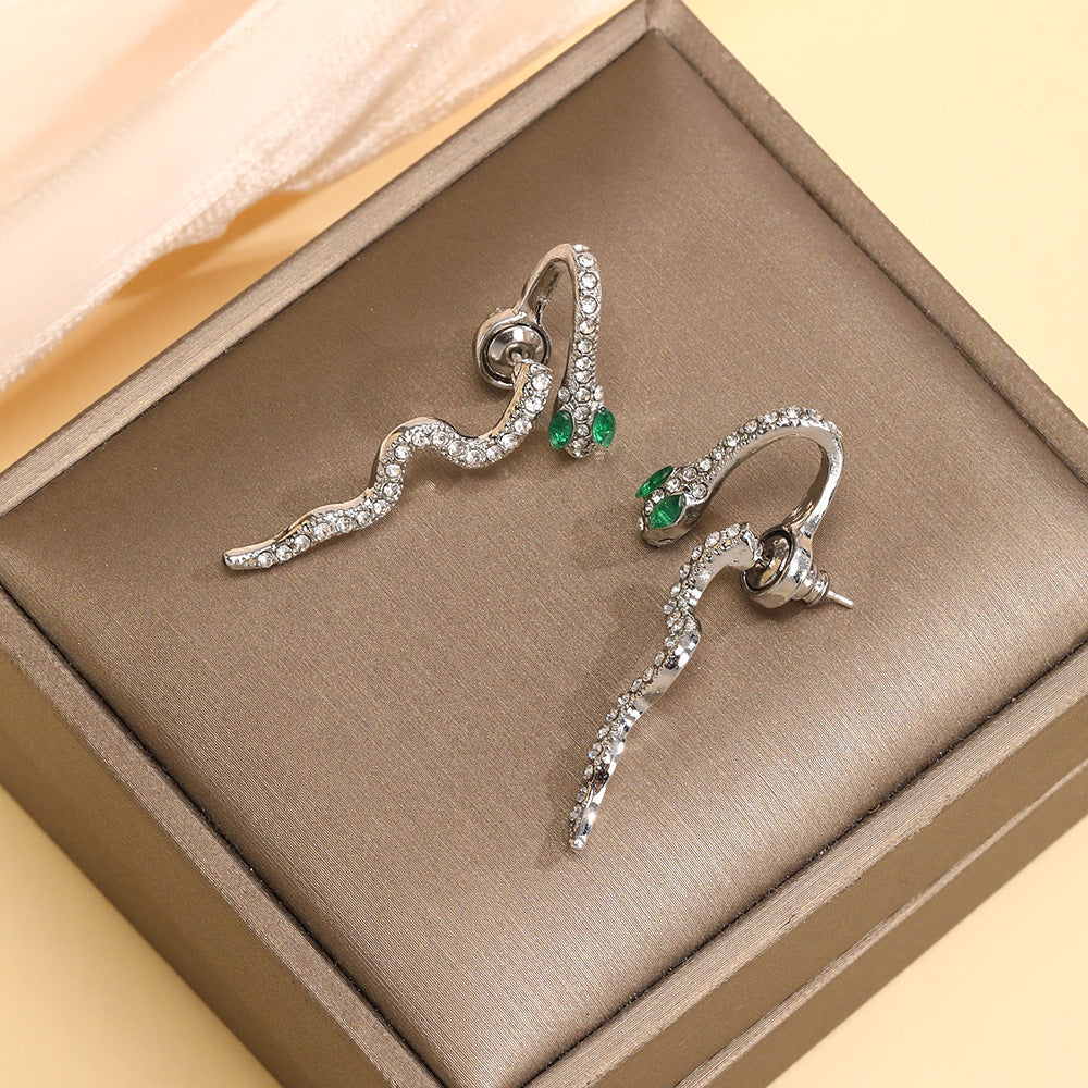 Wholesale Snake light luxury fashion earrings