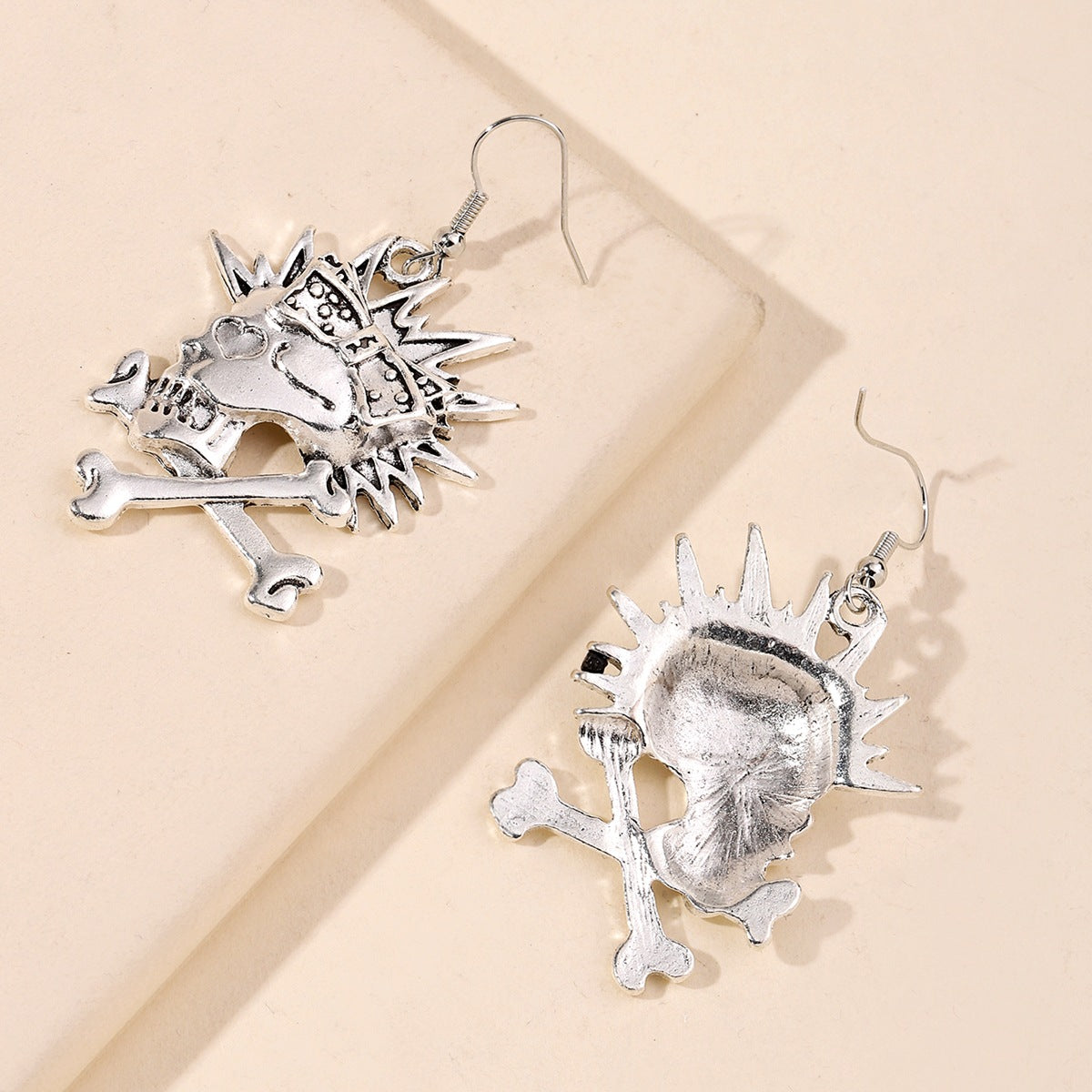 Wholesale Alloy Ancient Silver Pirate Skull Earrings -  Men' s Fashion Accessory