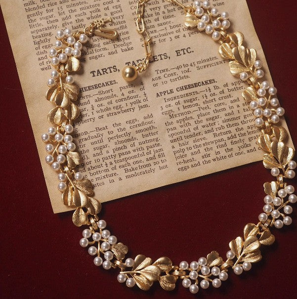 Wholesale Retro Palace Style Ginkgo Leaf Pearl Necklace Party Wear Jewelry Accessory Boutique Resale