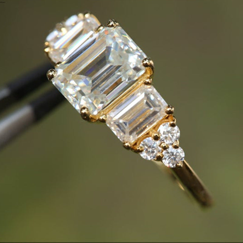 Wholesale White Crystal Zircon Temperament Ring Copper ACC-RS-ChenRui005