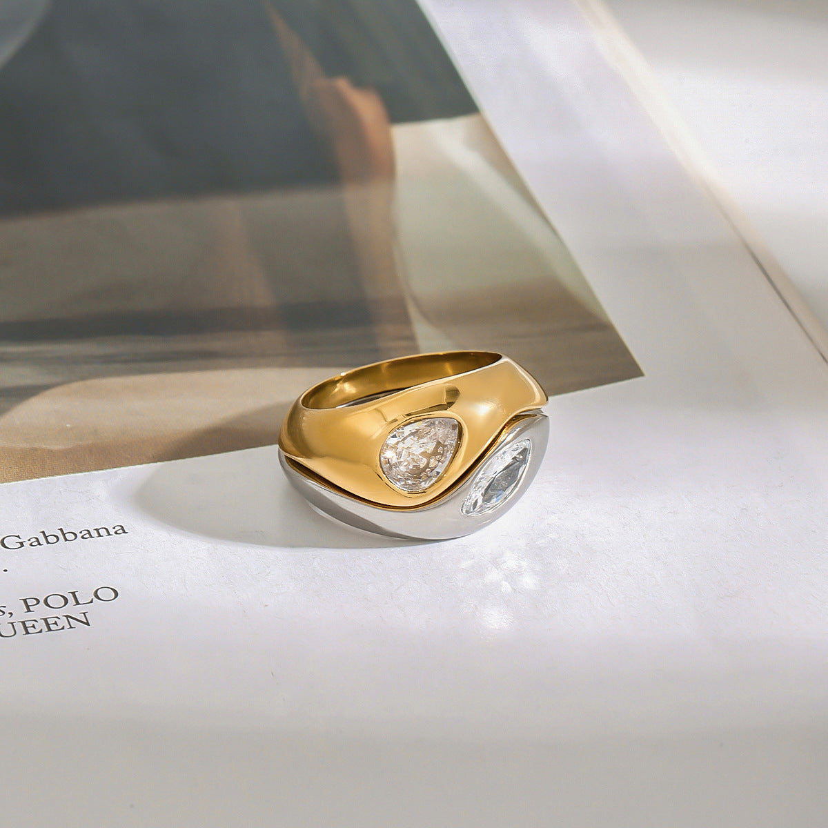 Wholesale  18K gold stainless steel diamond drop-shaped irregular smooth ring