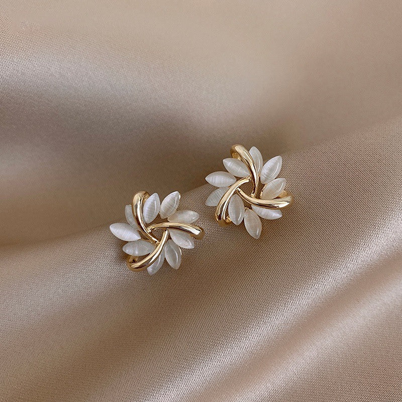 Wholesale Floral Cat Eye Stud Earrings Fashion Accessory for Boutique Resale