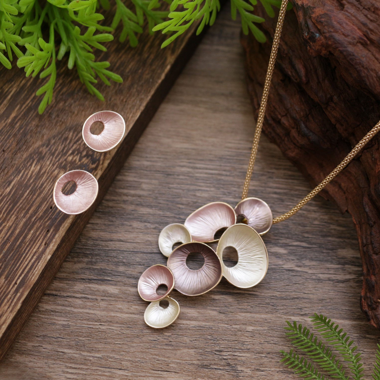 Wholesale  Enamel Hollow Round Petal Earrings Necklace