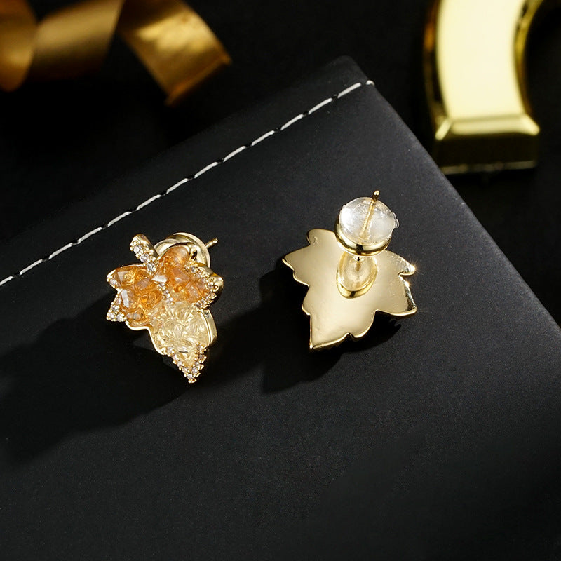 Wholesale small simple maple leaf crystal earrings