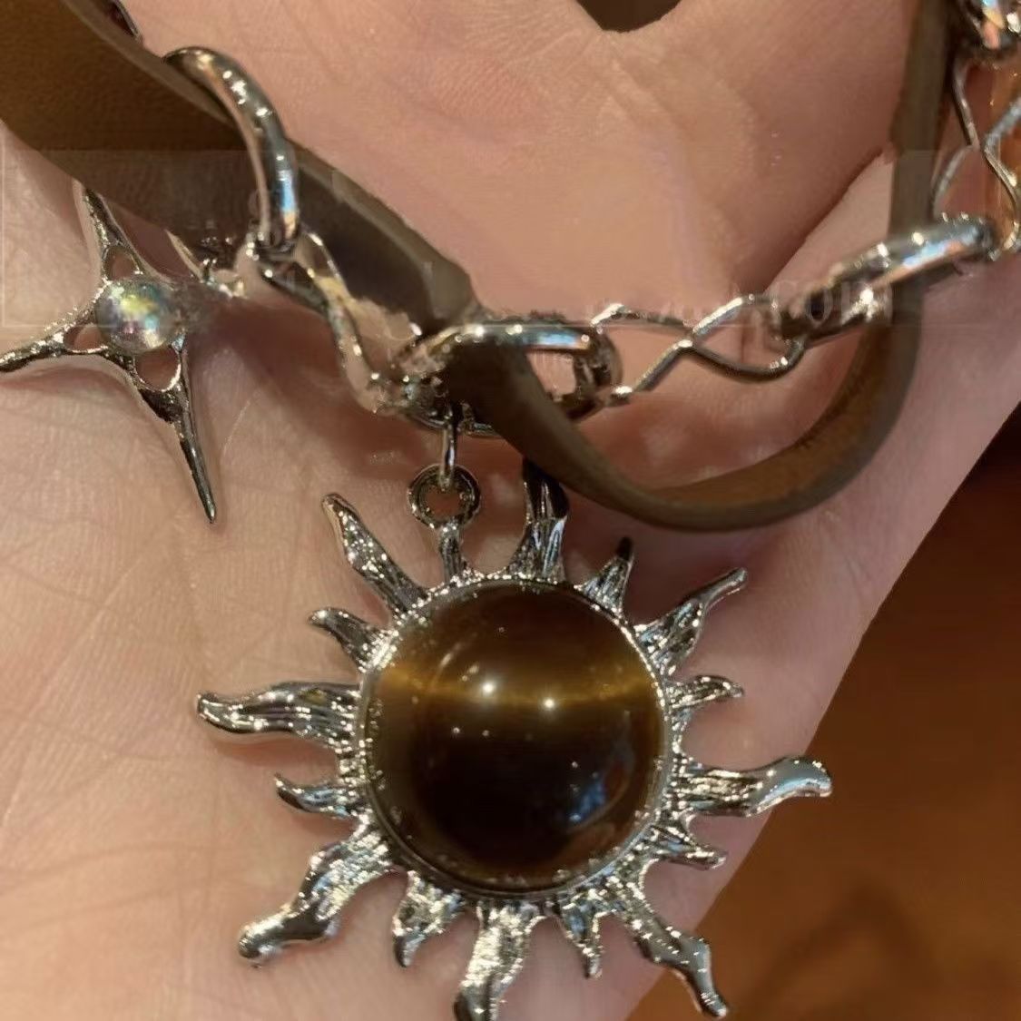 Wholesale Trendy Mixed Material Choker Necklace American Style Sunflower Pendant Leather Design For Women Gift Resale