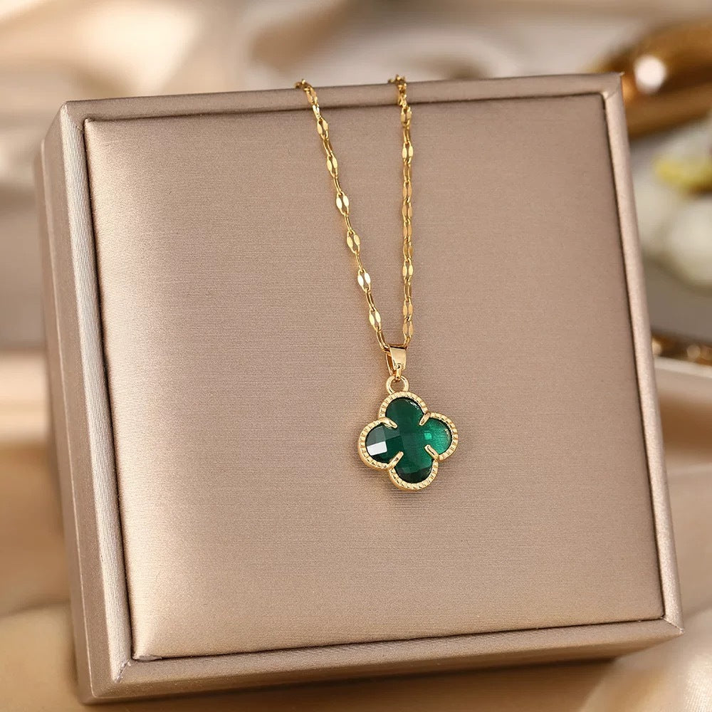 Wholesale Sweet Four-Leaf Flower Clavicle Chain - Titanium Steel,  Non-Fading,  Gemstone Accents - Boutique Resale Jewelry