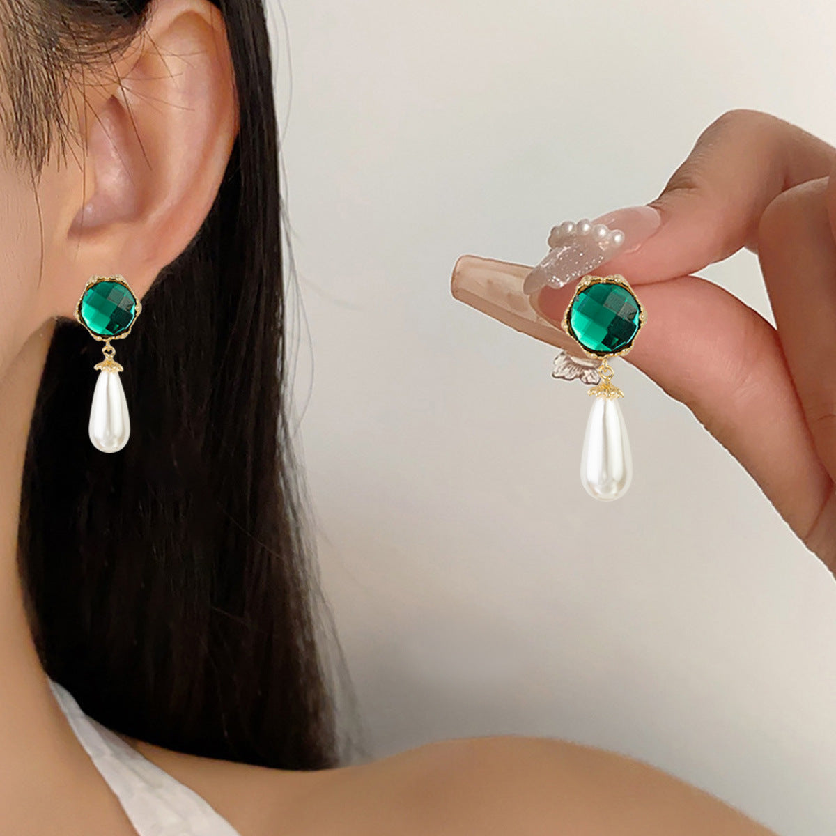 Wholesale green diamond flower lovely earrings