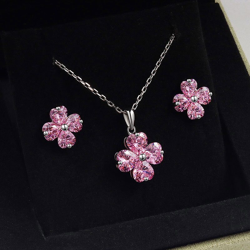 Wholesale Love Heart Four-Leaf Clover S925 Sterling Silver Clavicle Chain with Zircon – Fashion Accessory for Women