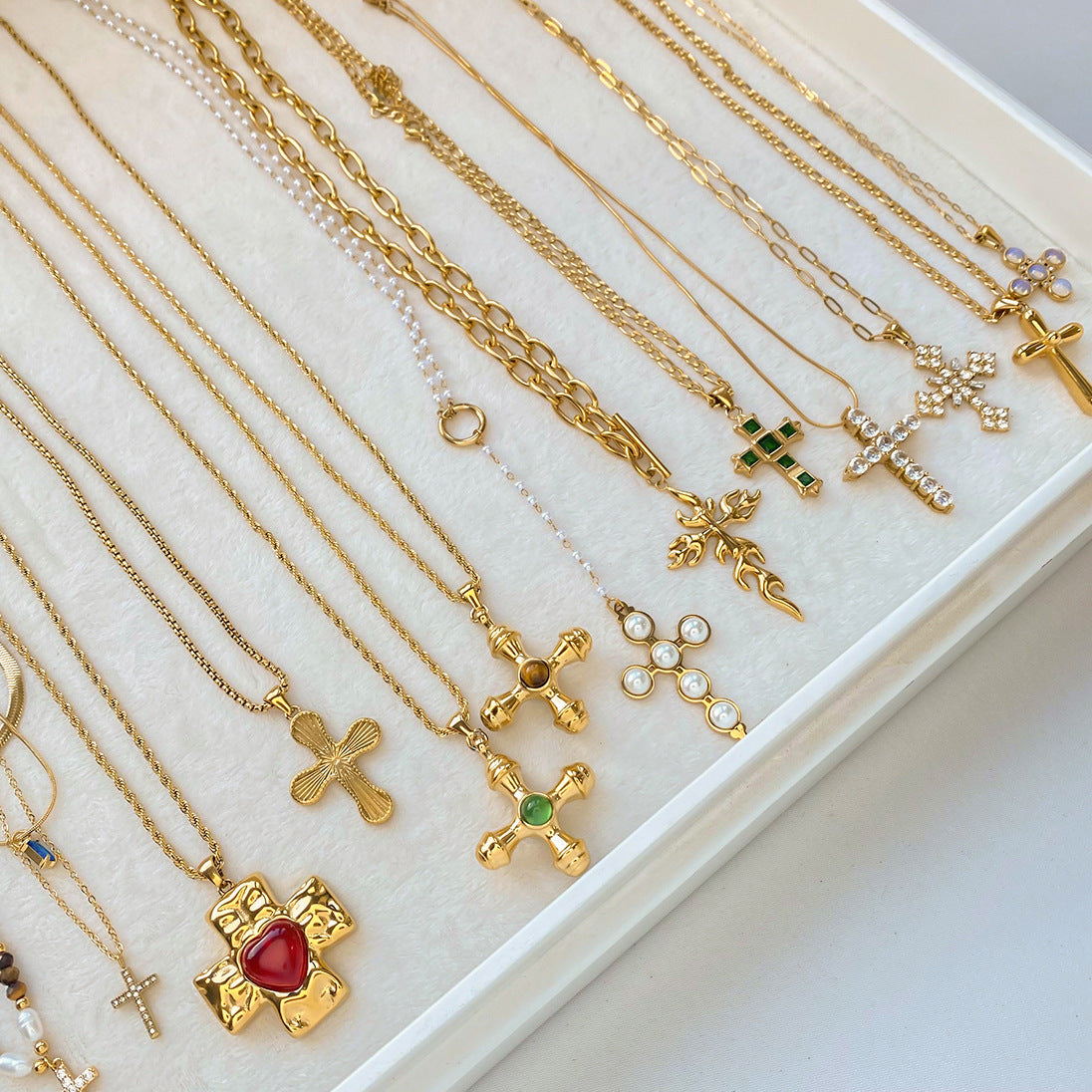 Wholesale European American Style Cross Pendant Necklace,  Stylish Jewelry Accessory for Women,  Boutique Resale Gift