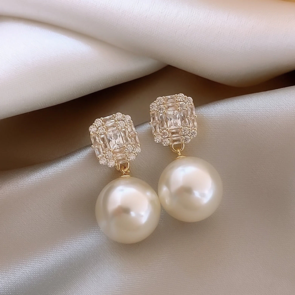 Wholesale Light luxury geometric zircon pearl earrings