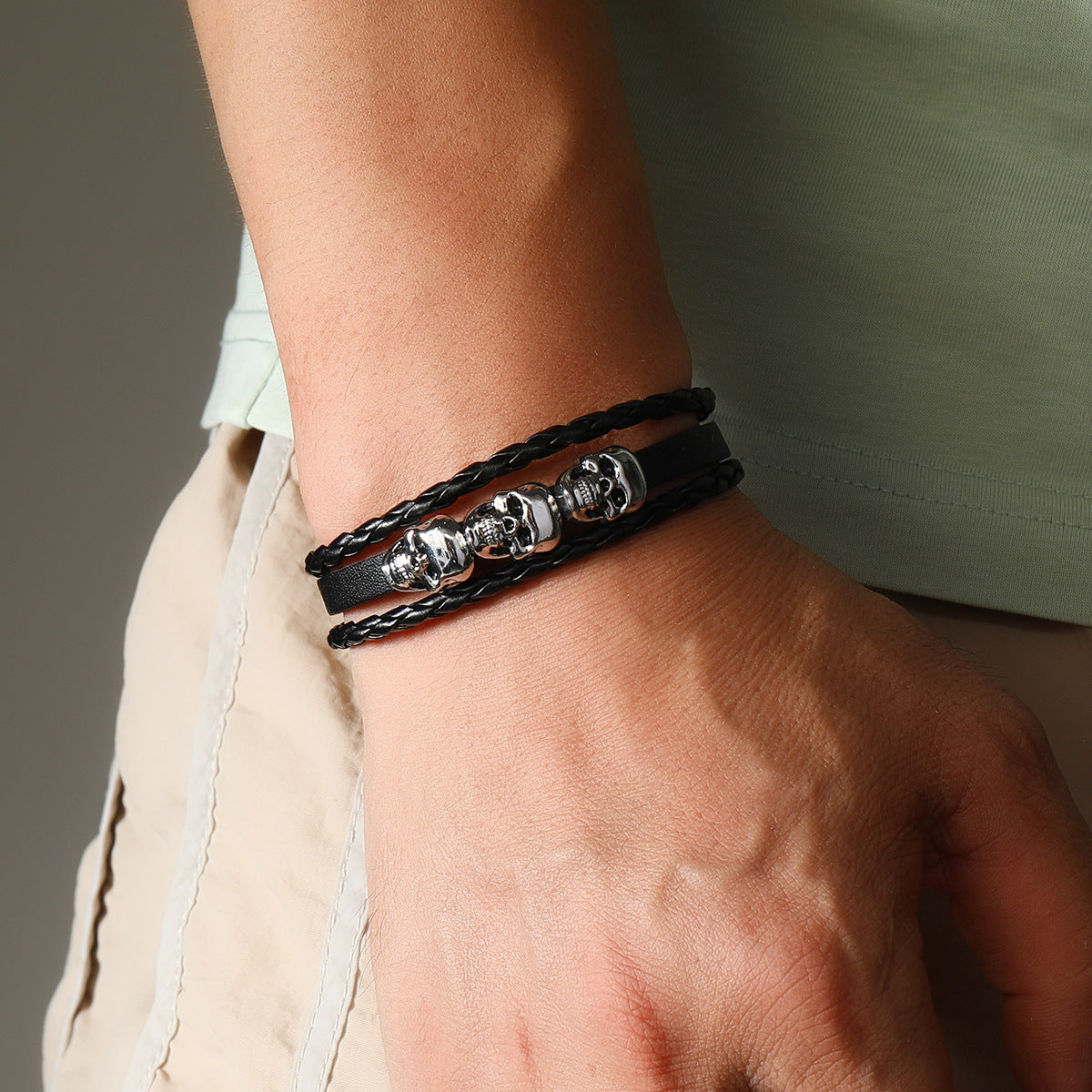Wholesale Alloy Skull Bracelet Vintage Hand-woven Cowhide Bracelet