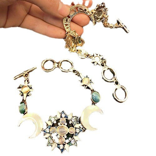 Wholesale Alloy Sun Cat Eye Moon Sun Rhinestone Women' s Bracelet,  Stylish Jewelry Accessory
