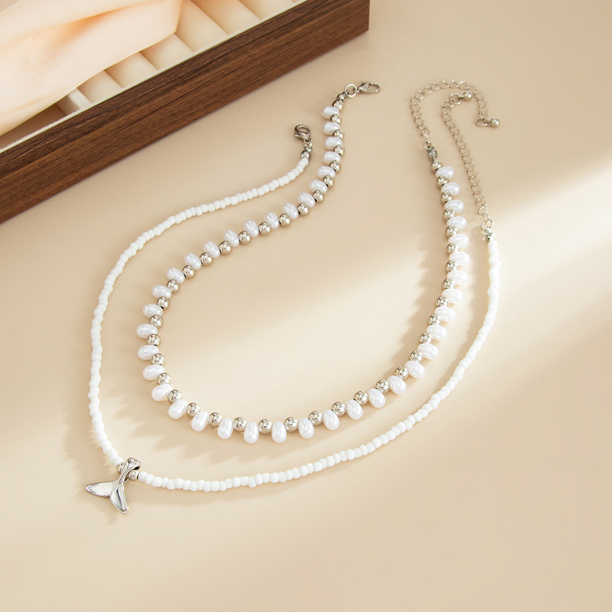 Wholesale Ocean Style Fish Tail Imitation Pearl Pendant Necklace,  Alloy Electroplating,  Multi-Layer,  Fashion Jewelry Accessory for Resale