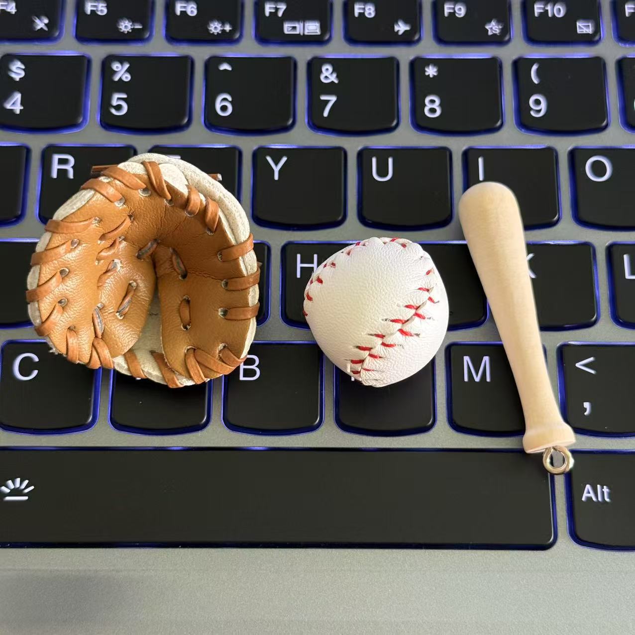 Wholesale Softball Gloves Baseball Keychain