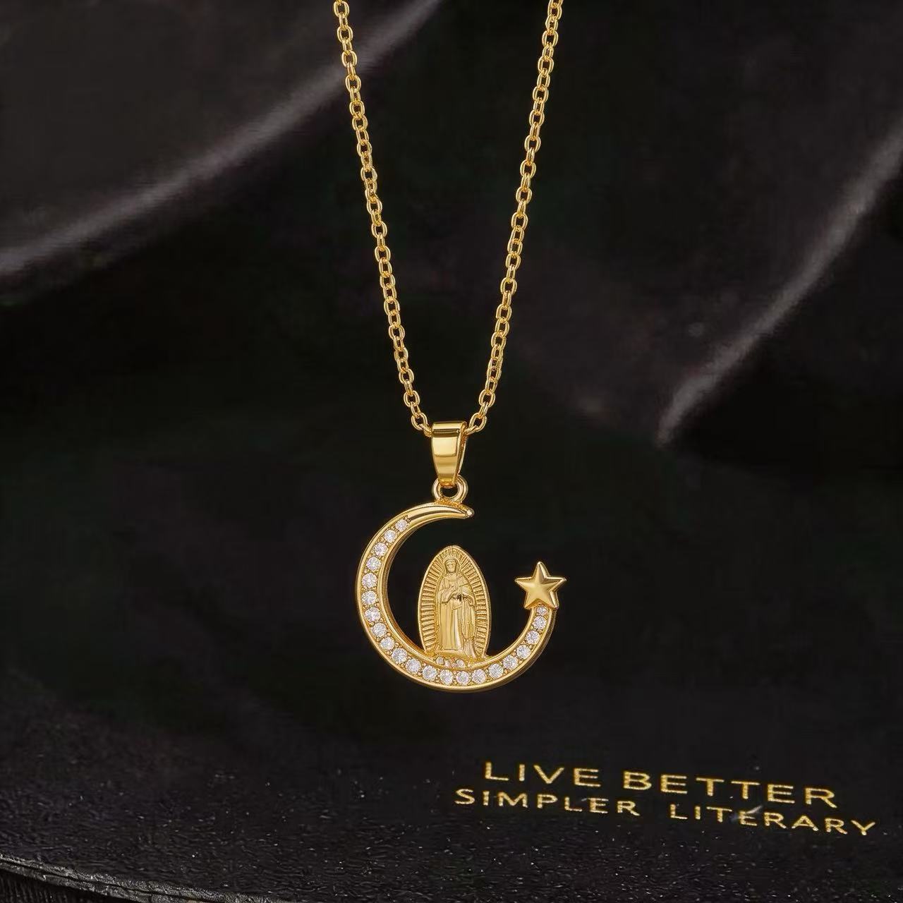 Wholesale Chic Maria Pendant Necklace For Women Copper Gold Plated Zircon Geometric Pendant Trendy Fashion Accessory For Resale