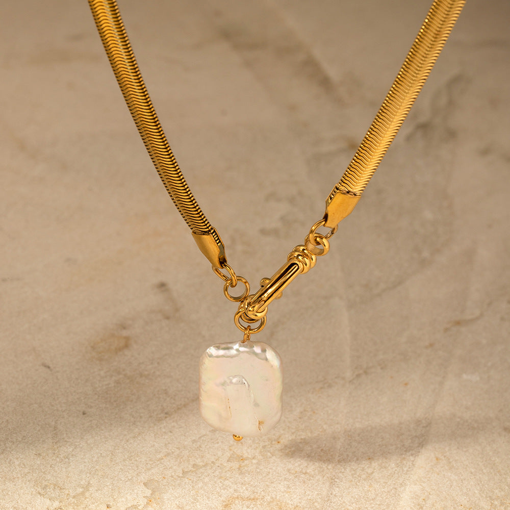 Wholesale 18K gold plated stainless steel hollow heart inlaid pink necklace