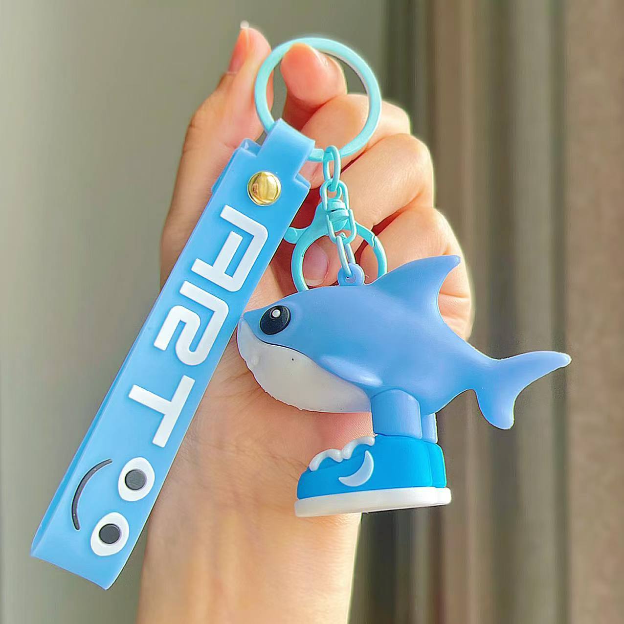 Wholesale Shanhaijing Keychain Gum Stick Shark Marine Life Hanging Silicone Frog Hanging Keychains