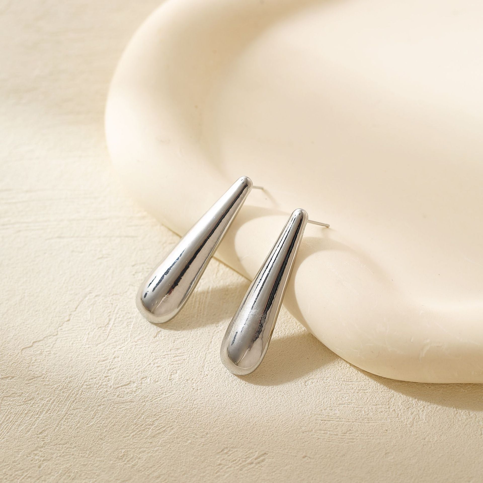 Wholesale  silver pigment hoop earrings hoop earrings