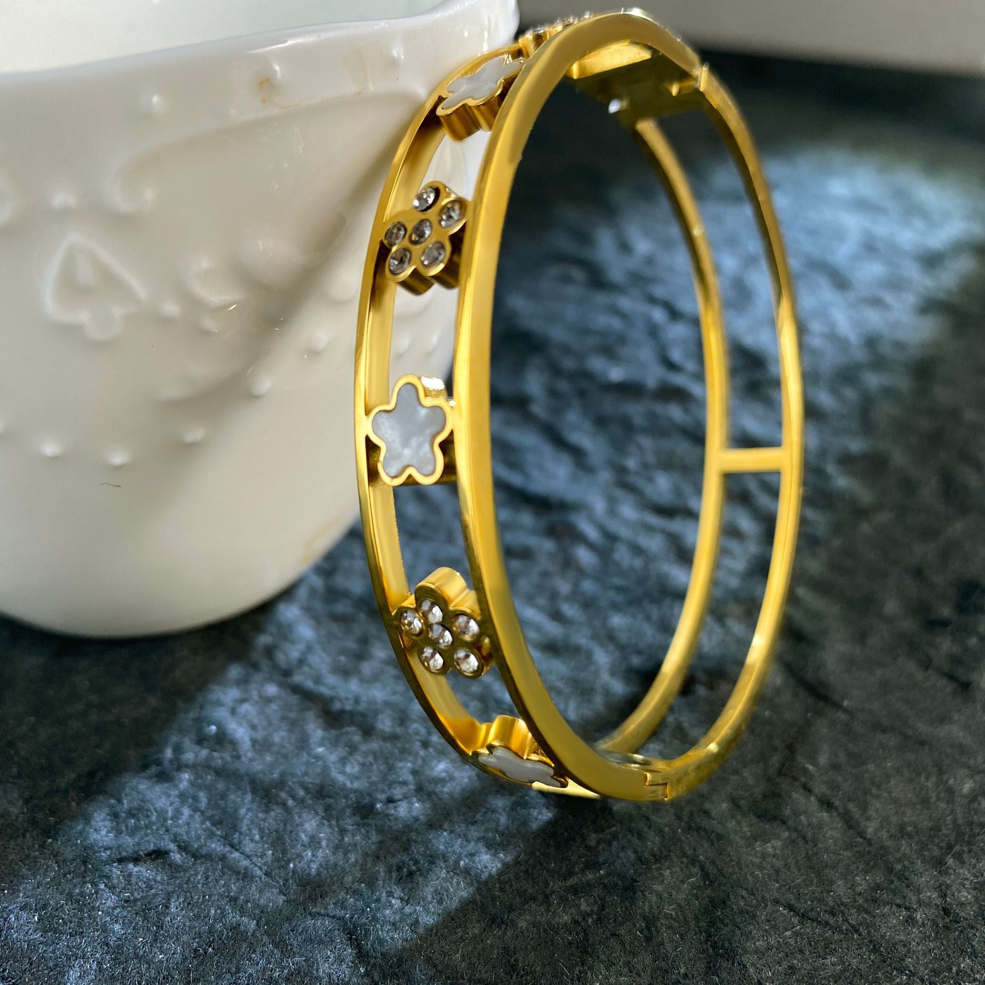 Wholesale Titanium Steel Plated 18K Gold High-end Luxury Bracelet ACC-BT-YuXun008