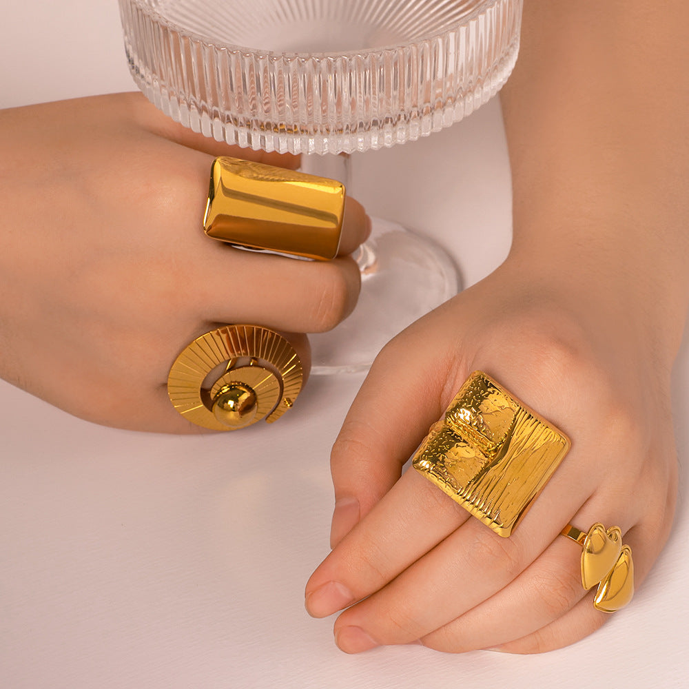 Wholesale Smooth Oversized 18K Gold Titanium Steel Heart Square Ring