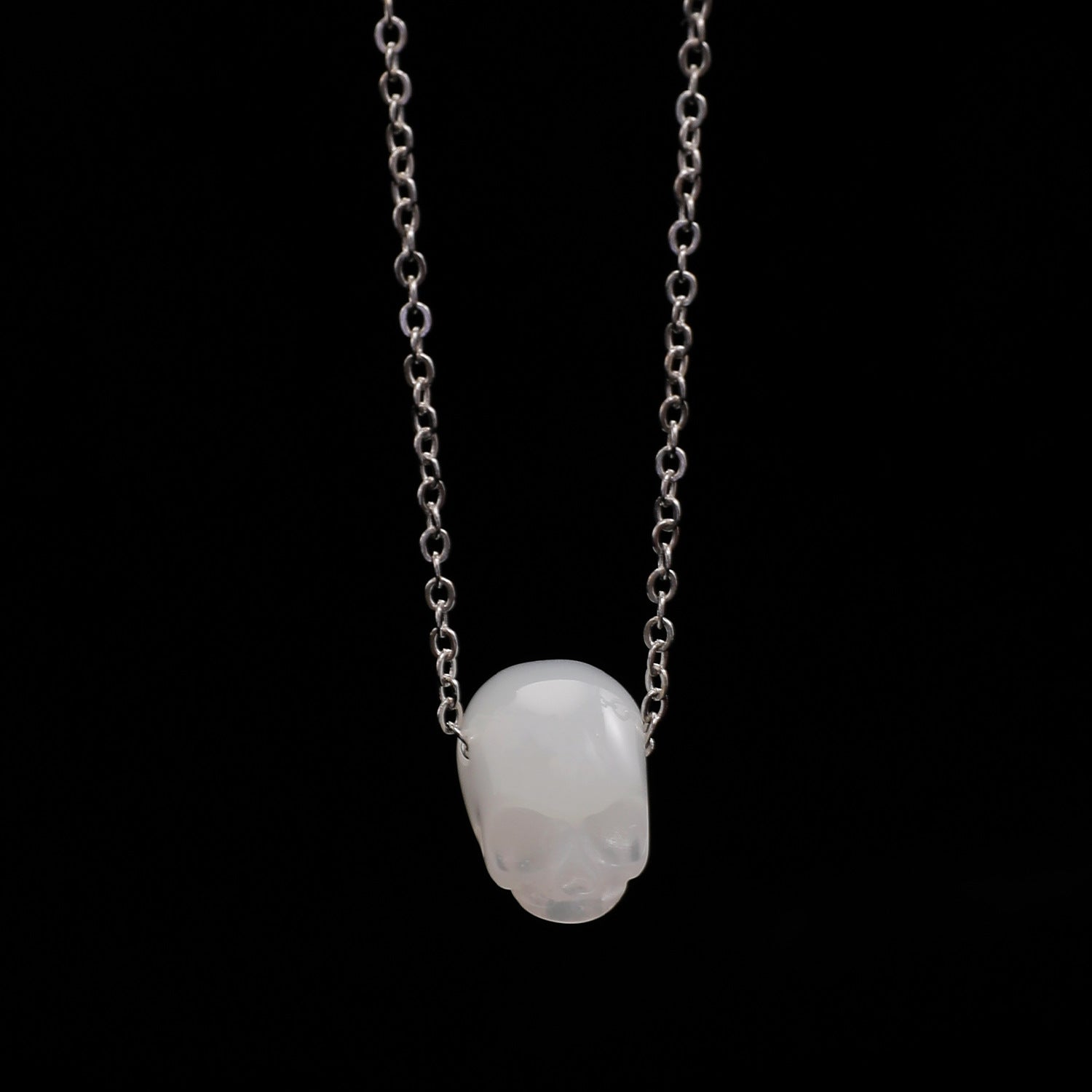 Wholesale Dark  Skull Pendant Necklace,  Chic Jewelry Accessory for Gift Boutique Resale