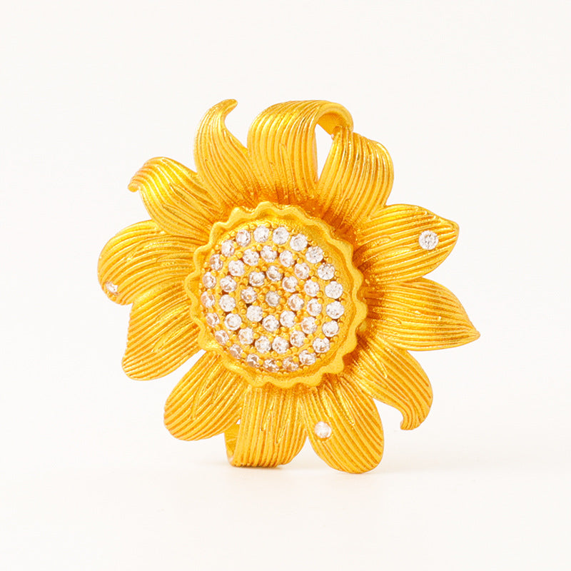Wholesale Retro Brushed Sunflower Pendant Copper Electroplated Fashion Jewelry Accessory for Gift or Boutique Resale