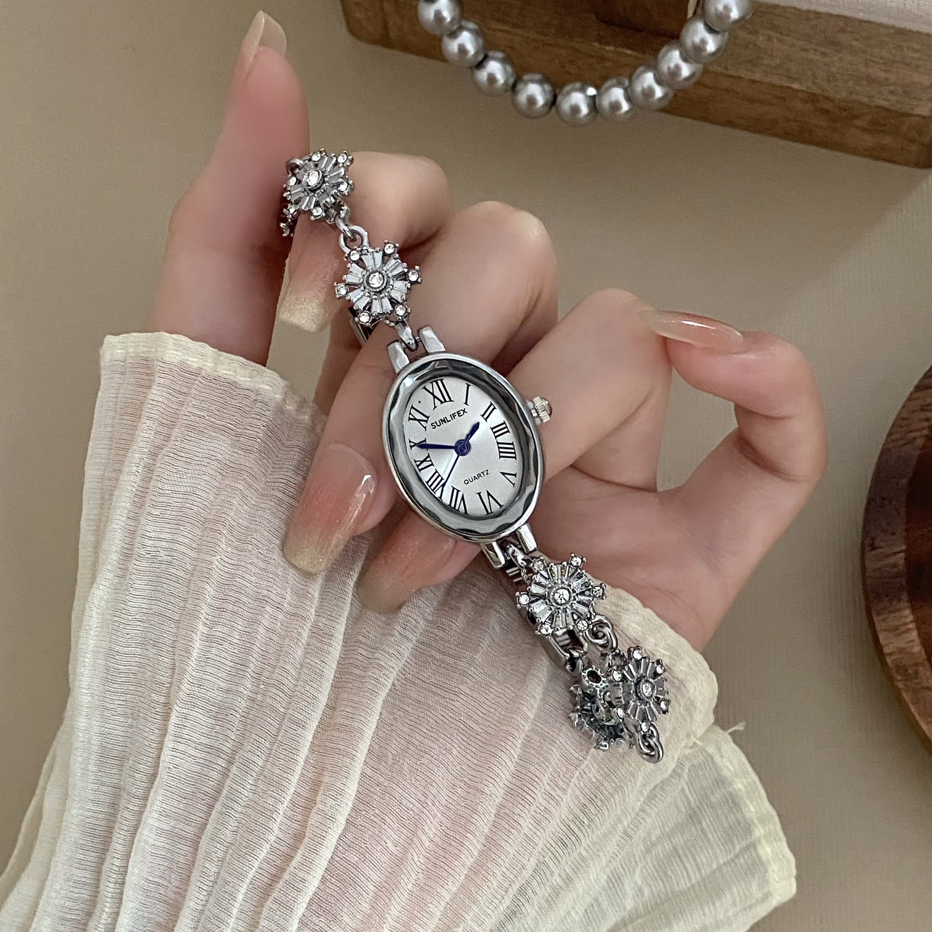 Wholesale Fashion Women S Oval Quartz Bracelet Watch Chic Everyday Timepiece Jewelry Accessory For Boutique Resale